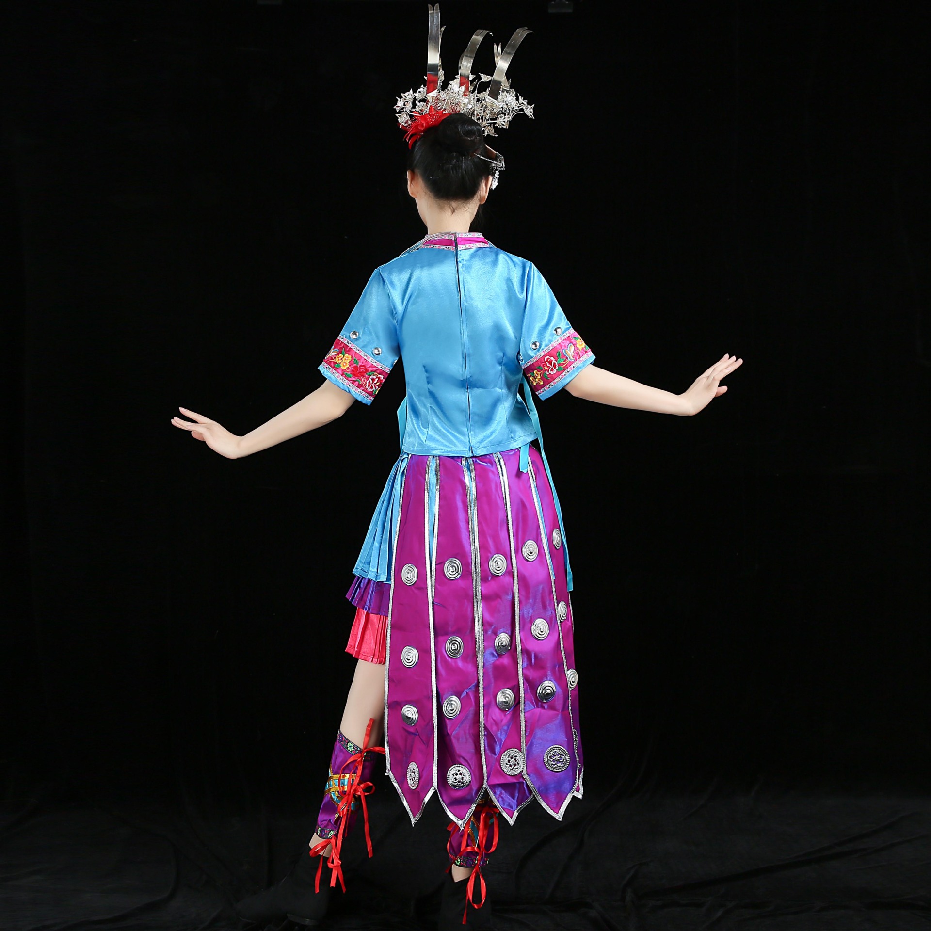 贵州苗族演出服少数民族舞蹈服装云南土家族壮族彝黎族瑶族百褶裙