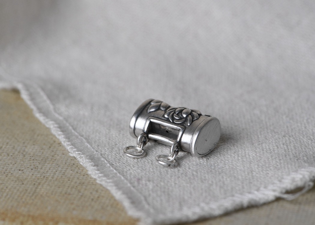 金鹿王 足银复古哑光莲花坠子 女款时尚锁子双吊环项圈银饰吊坠