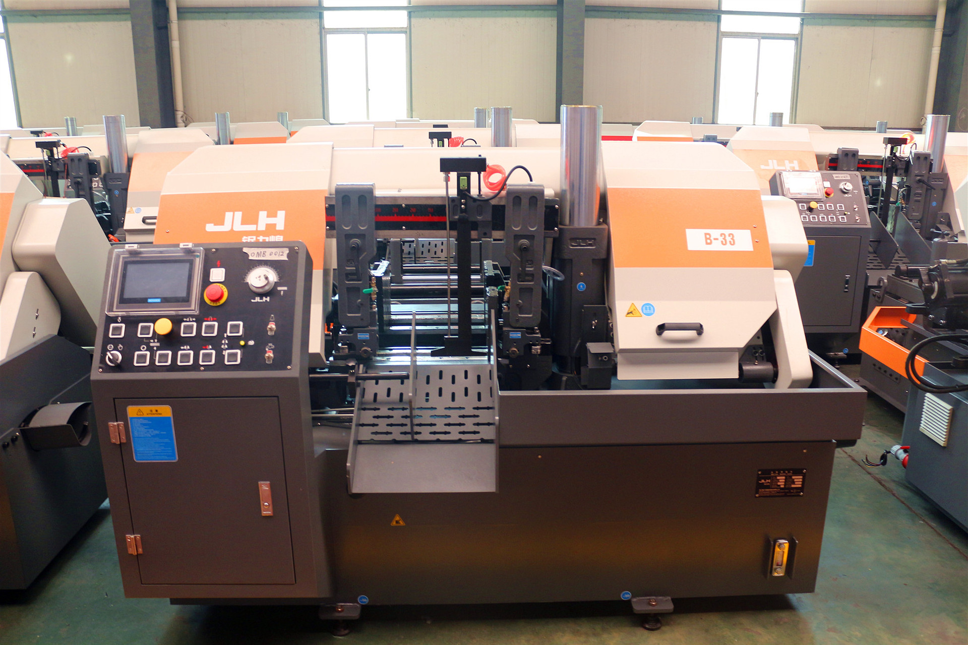 锯力煌b33数控全自动带锯床高速智能带锯床液压带锯床双柱带锯床