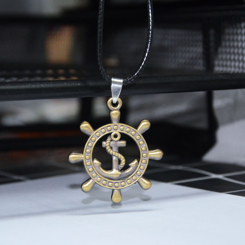 蹦迪潮男潮女百搭锁骨链海军风船舵项链钛钢日系韩版情侣吊坠一对