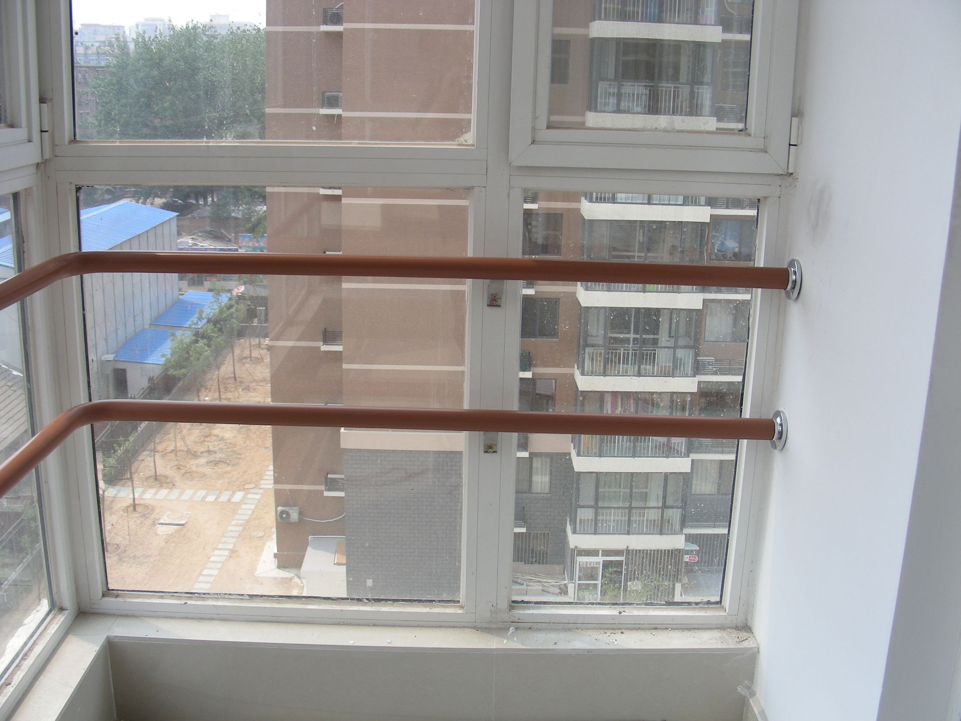 厂家直供抗菌树脂阳台飘窗栏杆扶手落地窗护栏工程订单