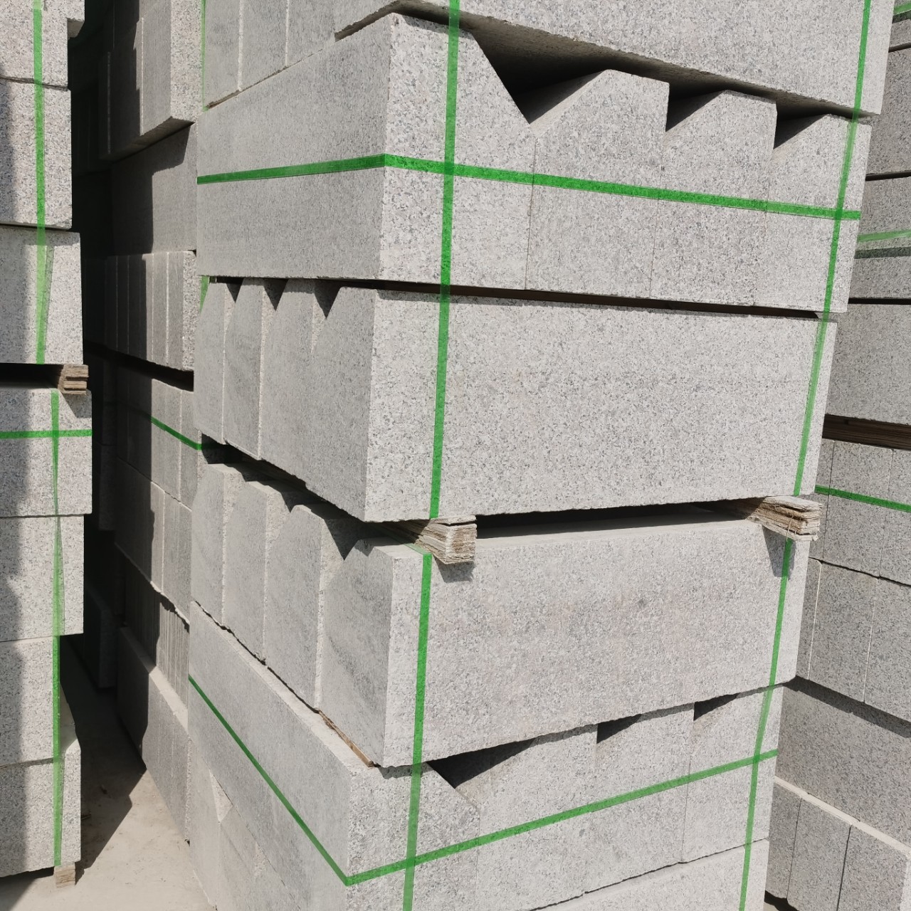 供五莲花路沿石 山东路缘石 马路牙子 道路石材 广场石材