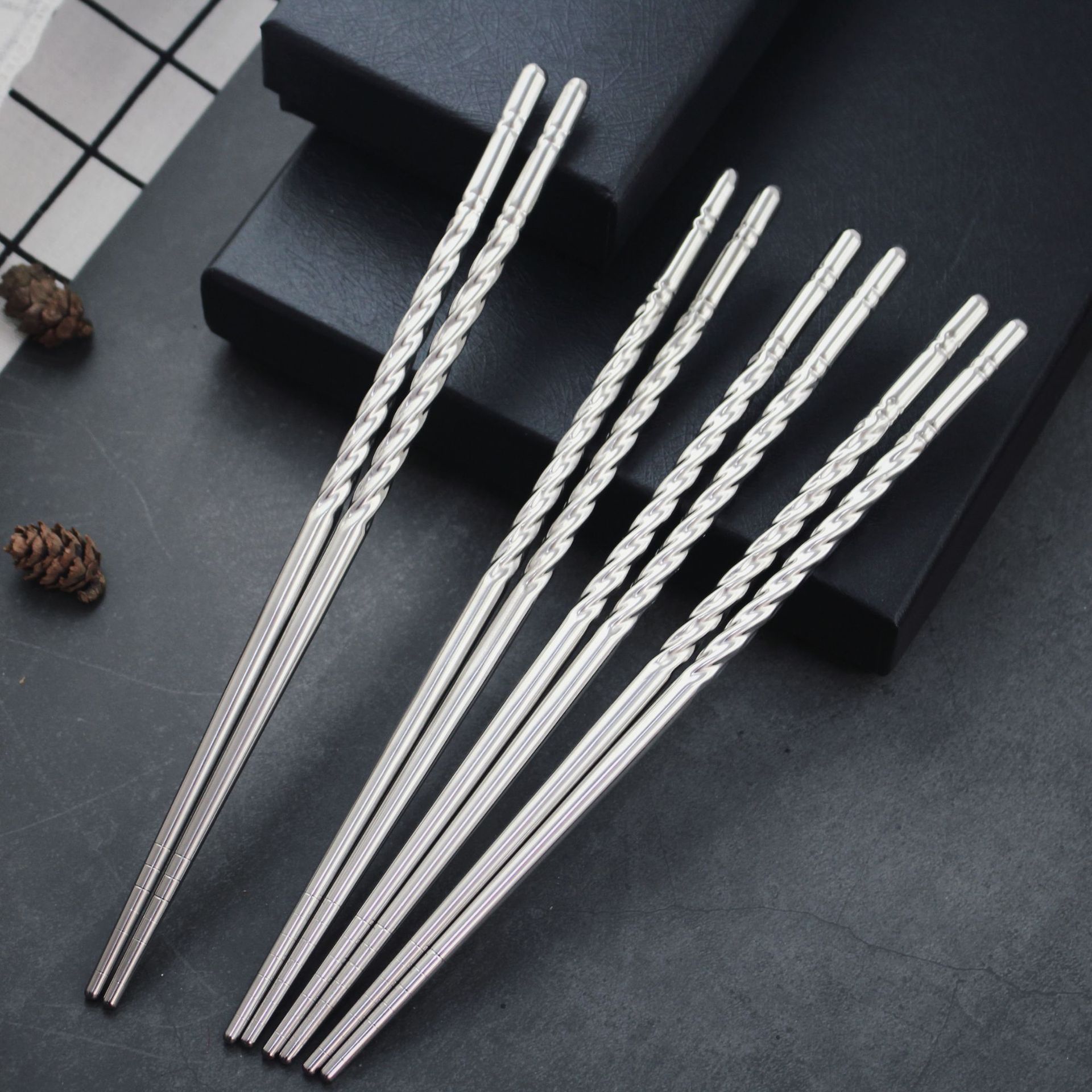 厂家直销不锈钢餐具 高档优质螺纹不锈钢筷子