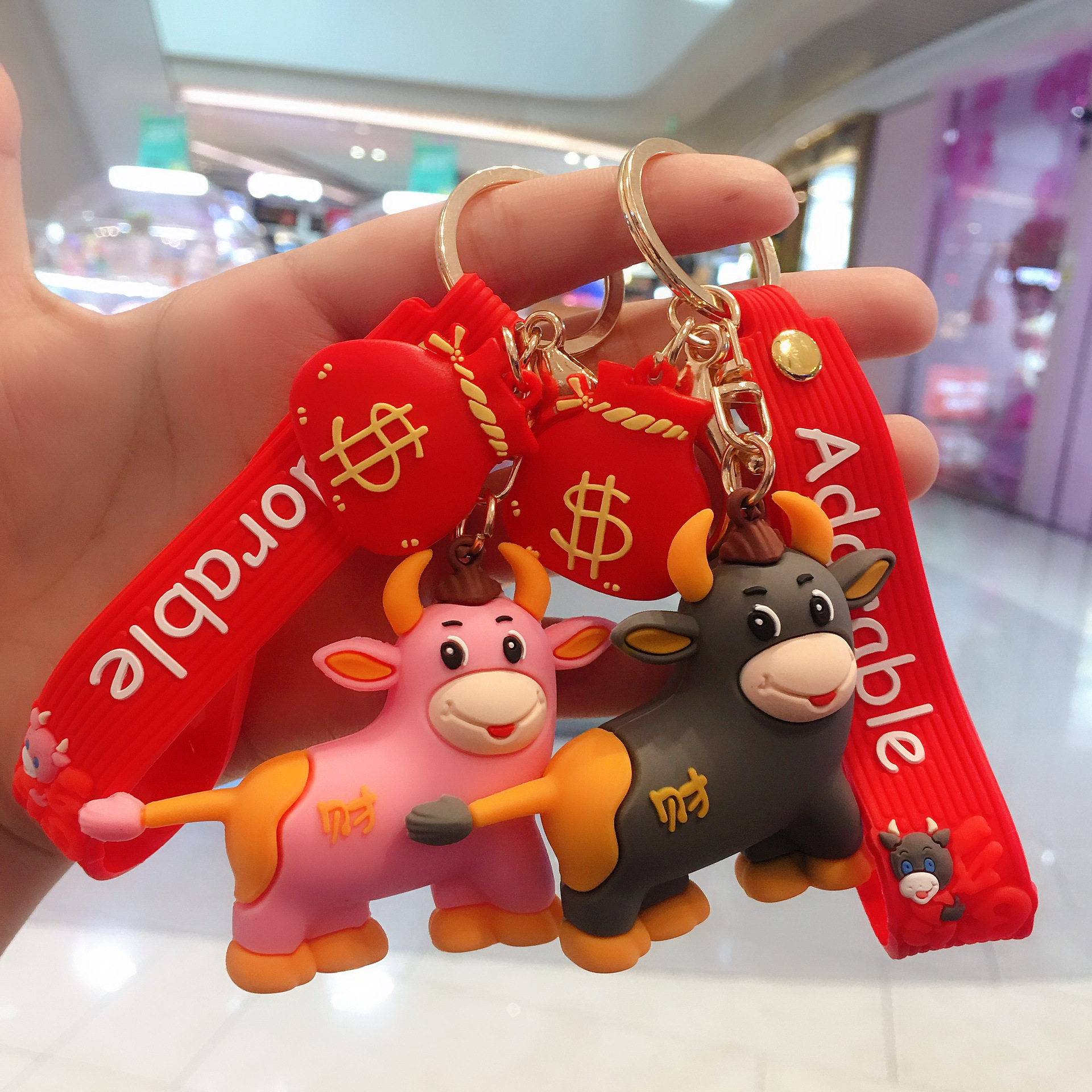 牛年吉祥物钥匙扣 新款创意小牛卡通钥匙链牛公仔挂饰新年小礼品