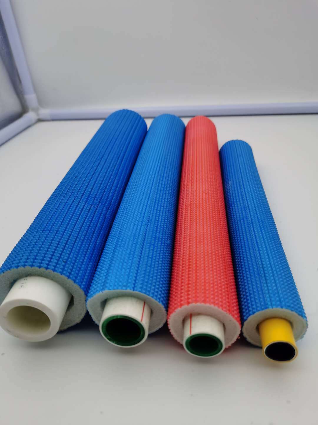 包邮红蓝压花彩色保温管套家装暖通地暖分水器162025水管保护套