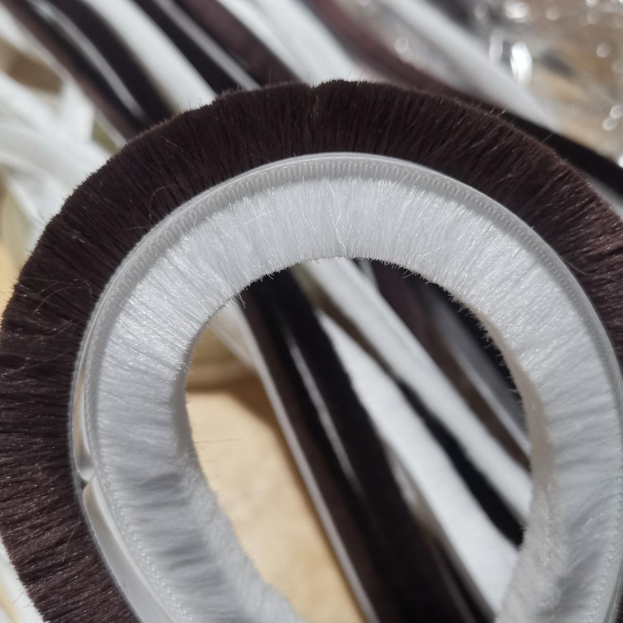 自粘毛条9x15门窗密封条移门毛条密封条推拉门密封条宽9毛高15