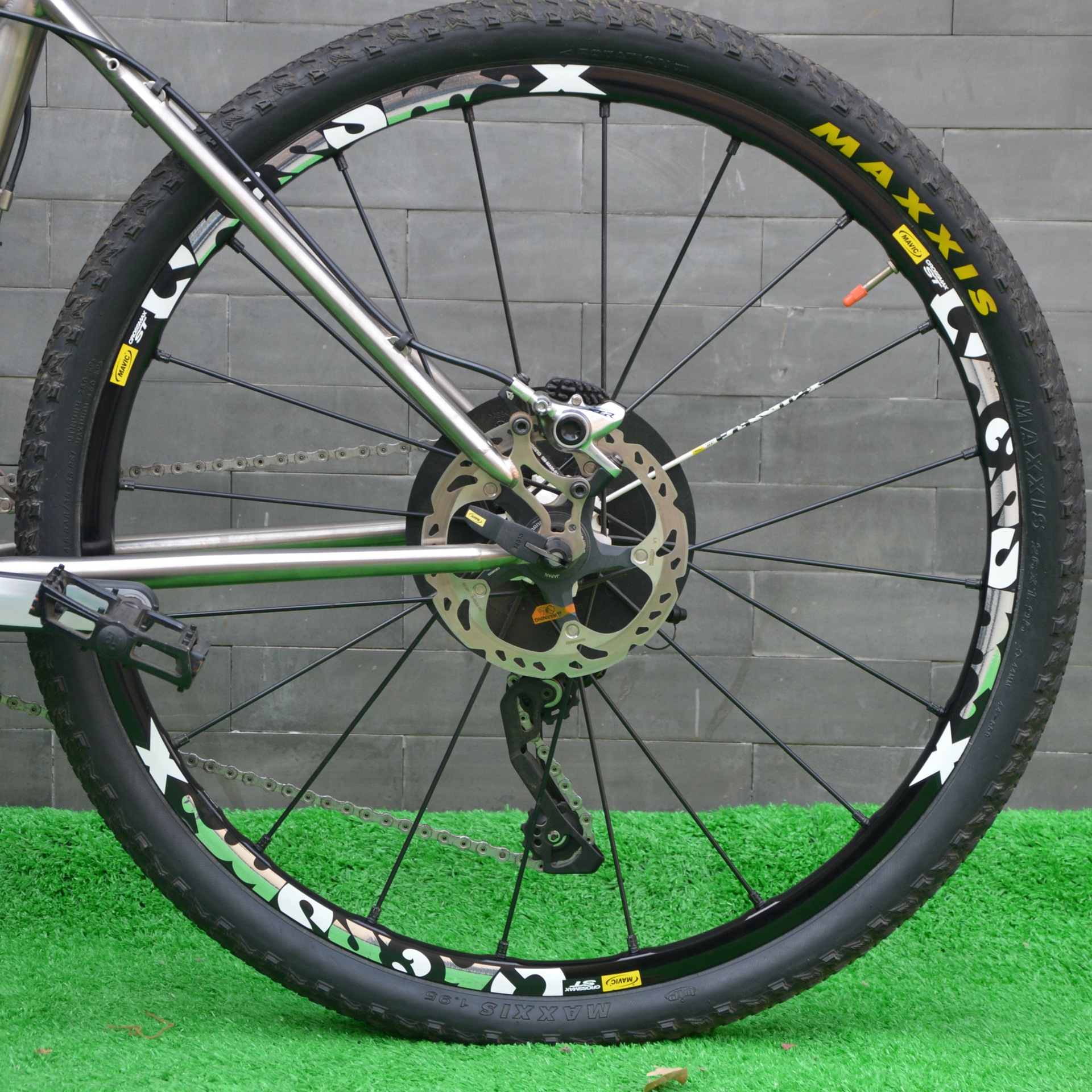 gemoda26寸钛镁合金山地自行车xtr大套件fox气压前叉bicycle工厂