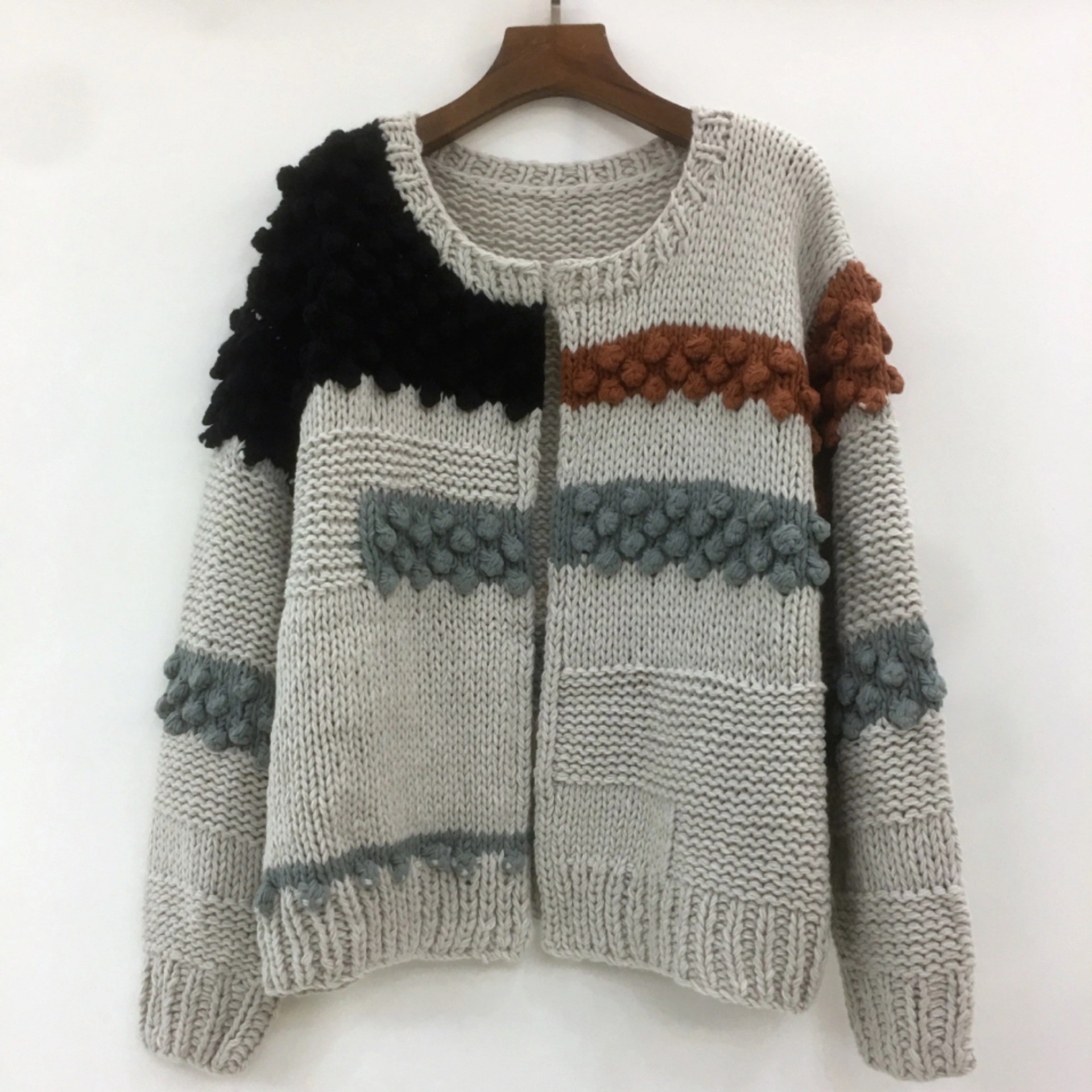 2020秋冬新款复古风气质撞色短款球球纯手工编织 毛衣女sweaters