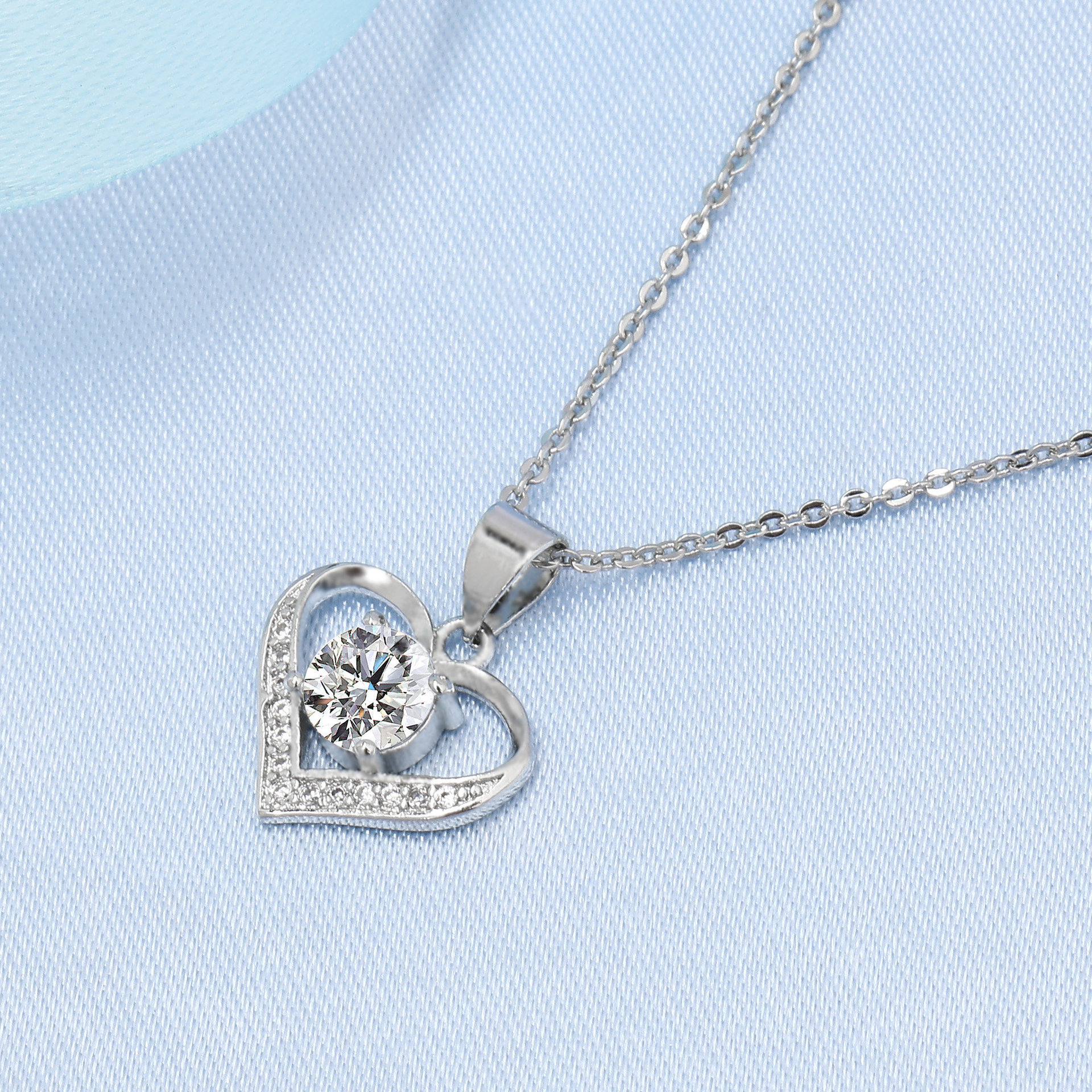 快手小红书直播爆款爱心镶钻莫桑石项链时尚简约毛衣链锁骨链批发