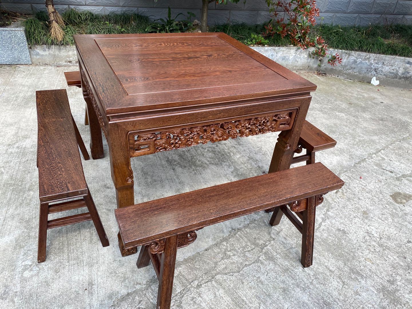 红木家具 实木桌鸡翅木灵芝八仙桌配长条凳古典家用红木四方桌