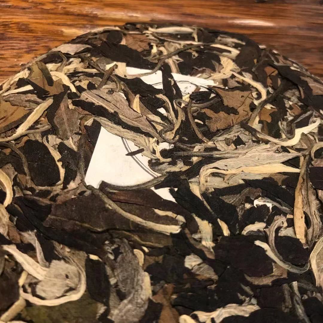 2019年云南普洱茶景谷月光白月光美人大单芽白茶大白毫礼盒装