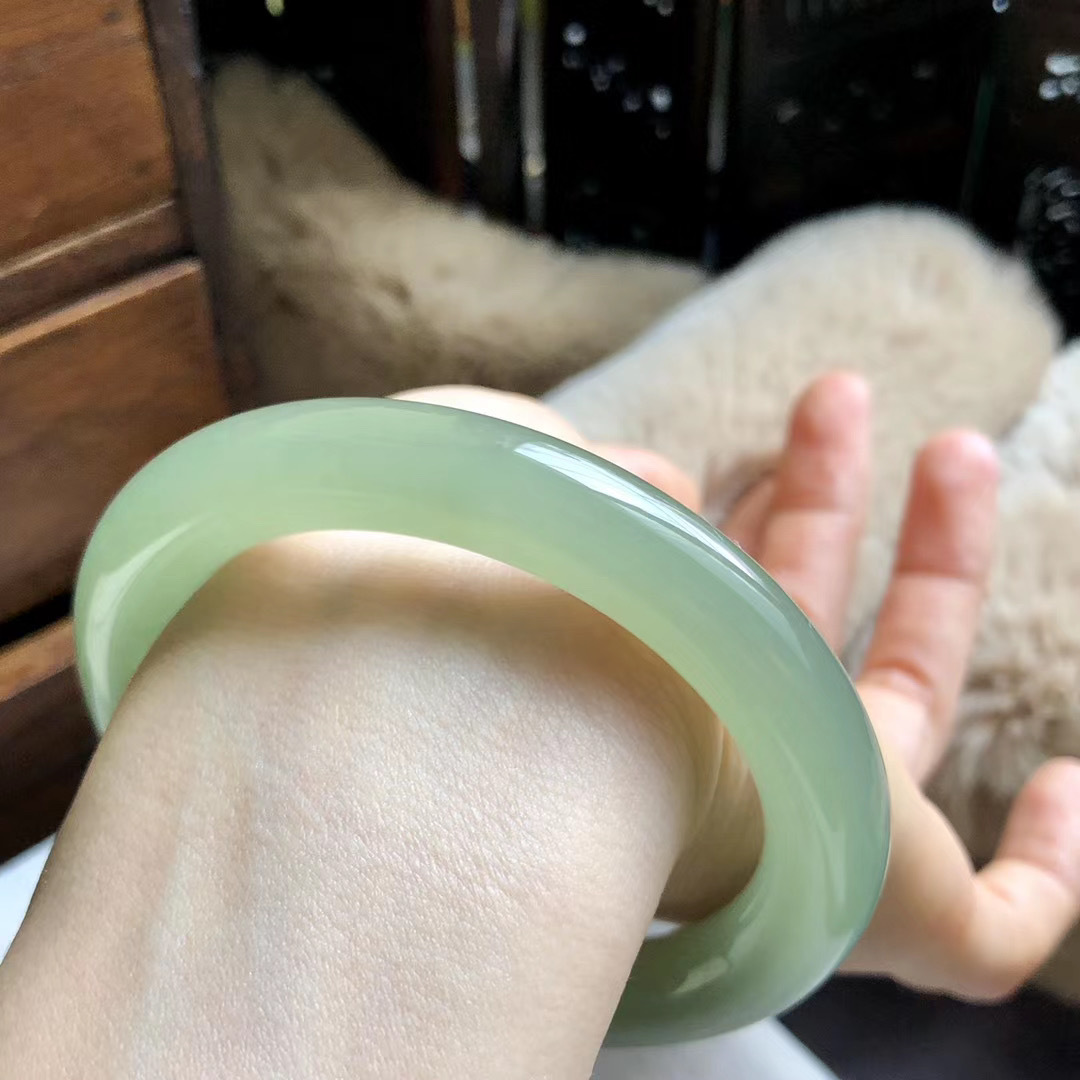 和田玉冰底晴水手镯老坑青海料清水绿玉手镯 女款玉手镯子 配证书