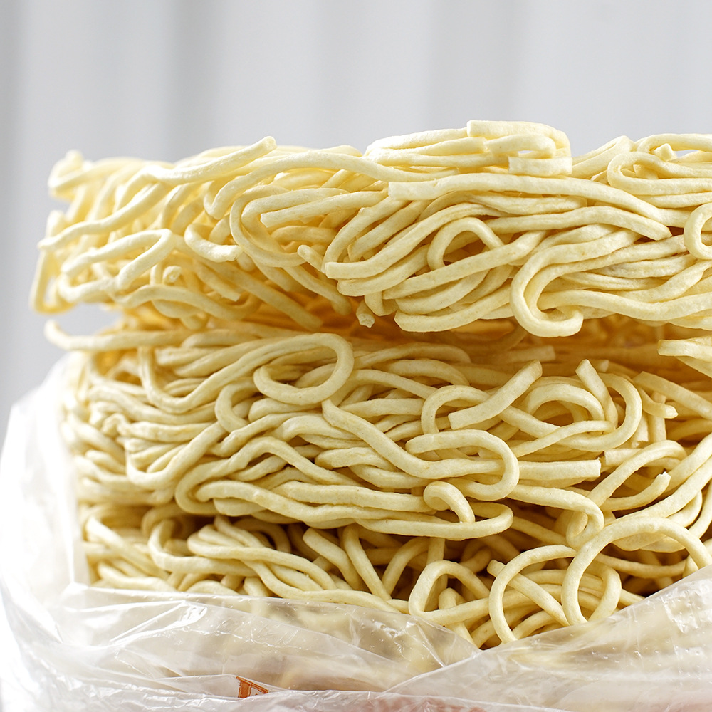 寿桃港式长寿面全蛋伊面鸡蛋面广东龙虾面家庭方便面波纹面整箱装