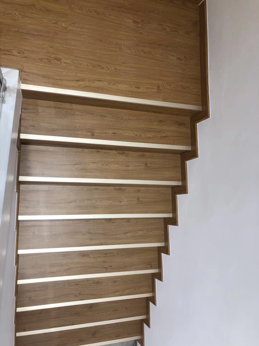 复合木地板收边条柜子隔断楼梯七字扣条佛山批发铝合金直角扣