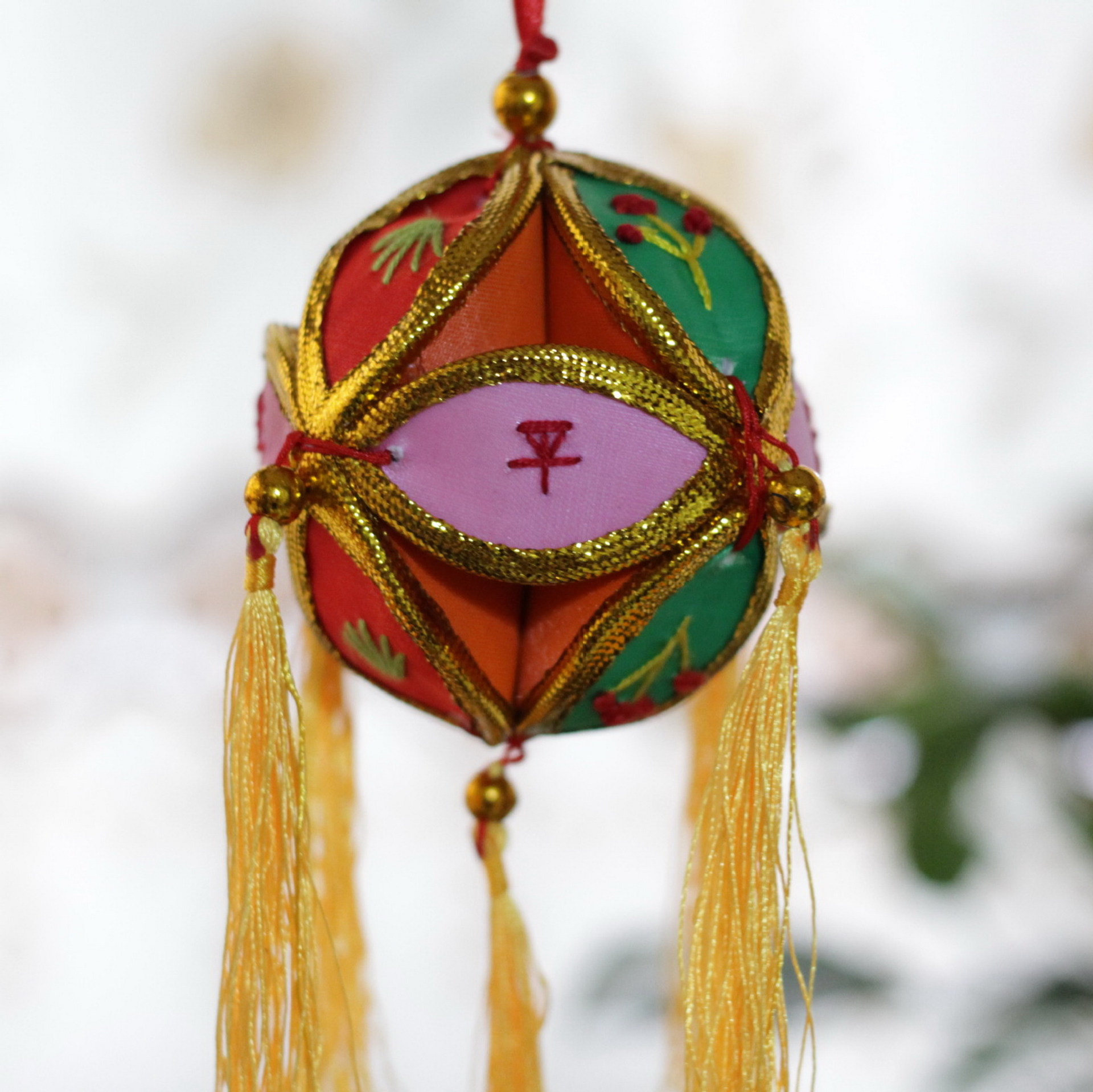 创意款多尺寸工艺品批发 绣球广西 壮族 民间工艺品