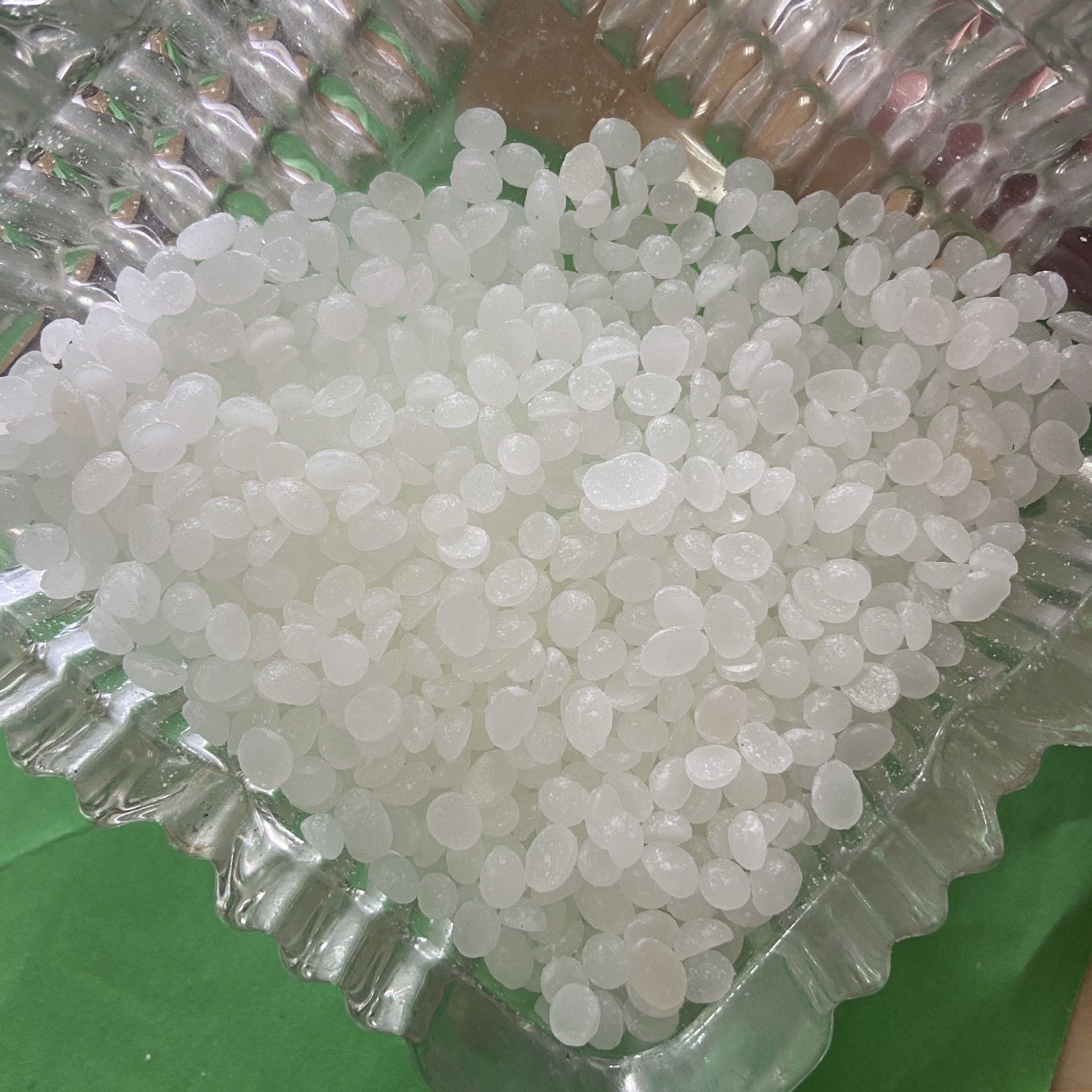 优惠供应大颗粒油酸酰胺 添加量少 使用方便 质量上乘