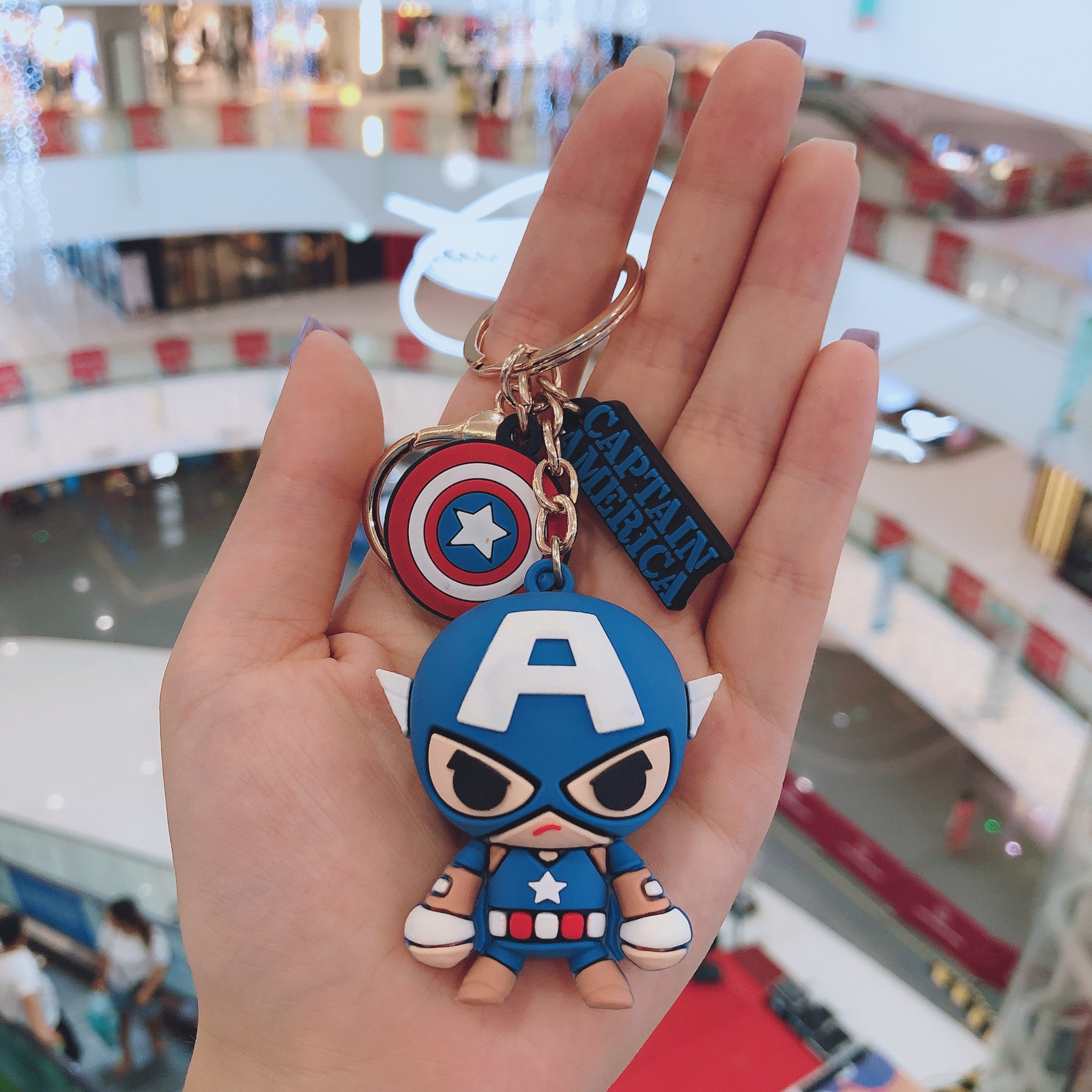 New Avengers Keychain Cartoon Iron Man Captain Beauty Creative Car Buckle Backpack Pendant Gift