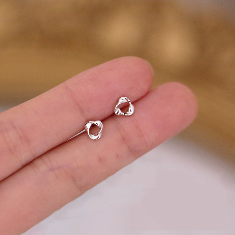 925银三角形波浪莫比乌斯环耳钉女生气质耳环耳饰小巧简约ins个性