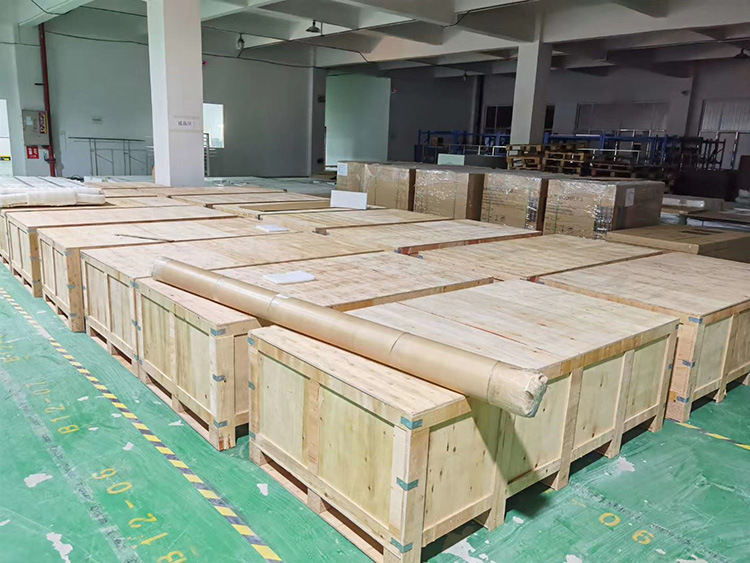 光伏板出口木箱装.jpg