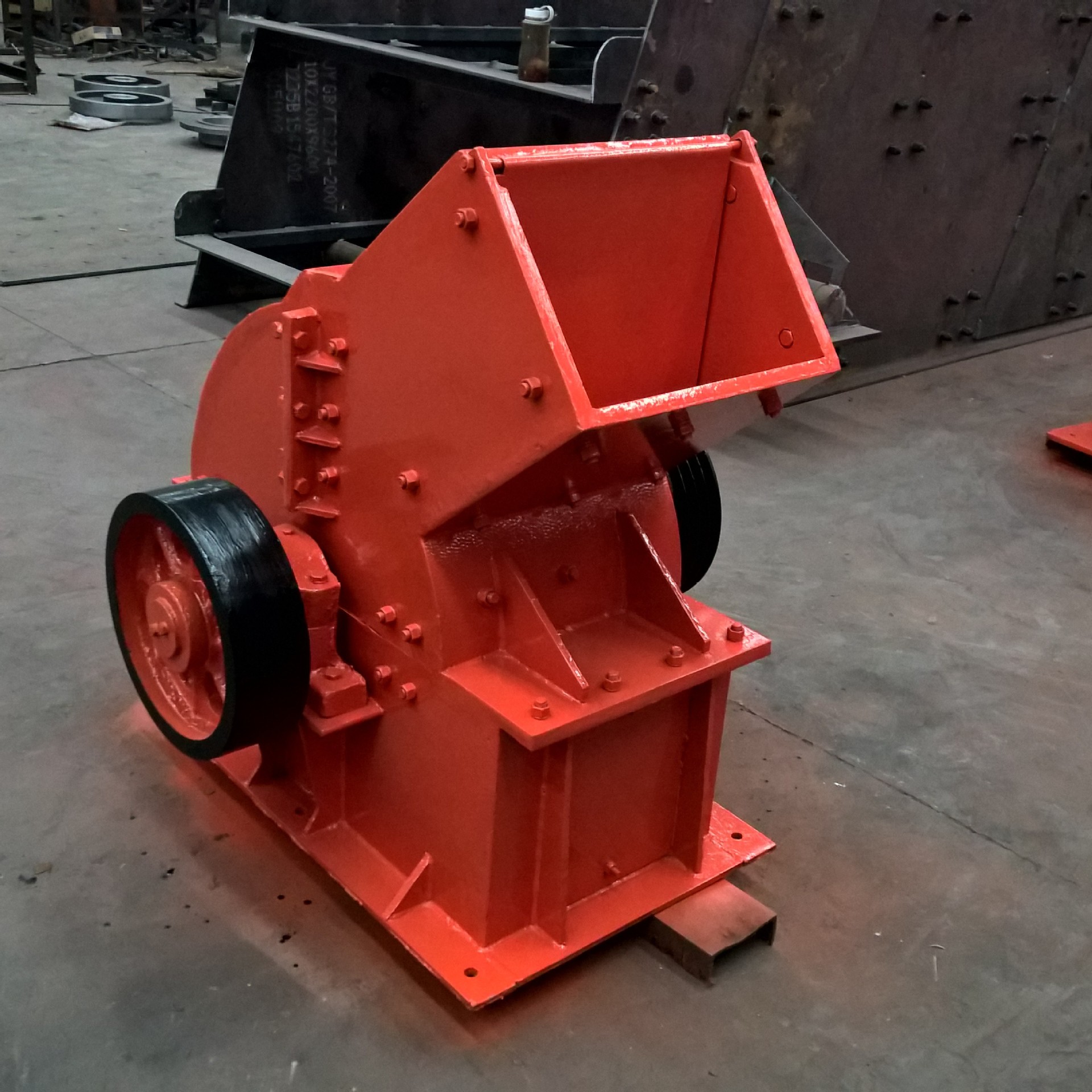 性能好小型锤式制砂机400x300型移动式破碎机小型移动破碎站