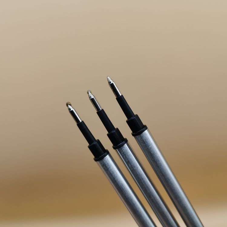 中性笔笔芯 钢笔配件 笔芯 厂家直销 中性笔配件 黑色笔芯 钢笔