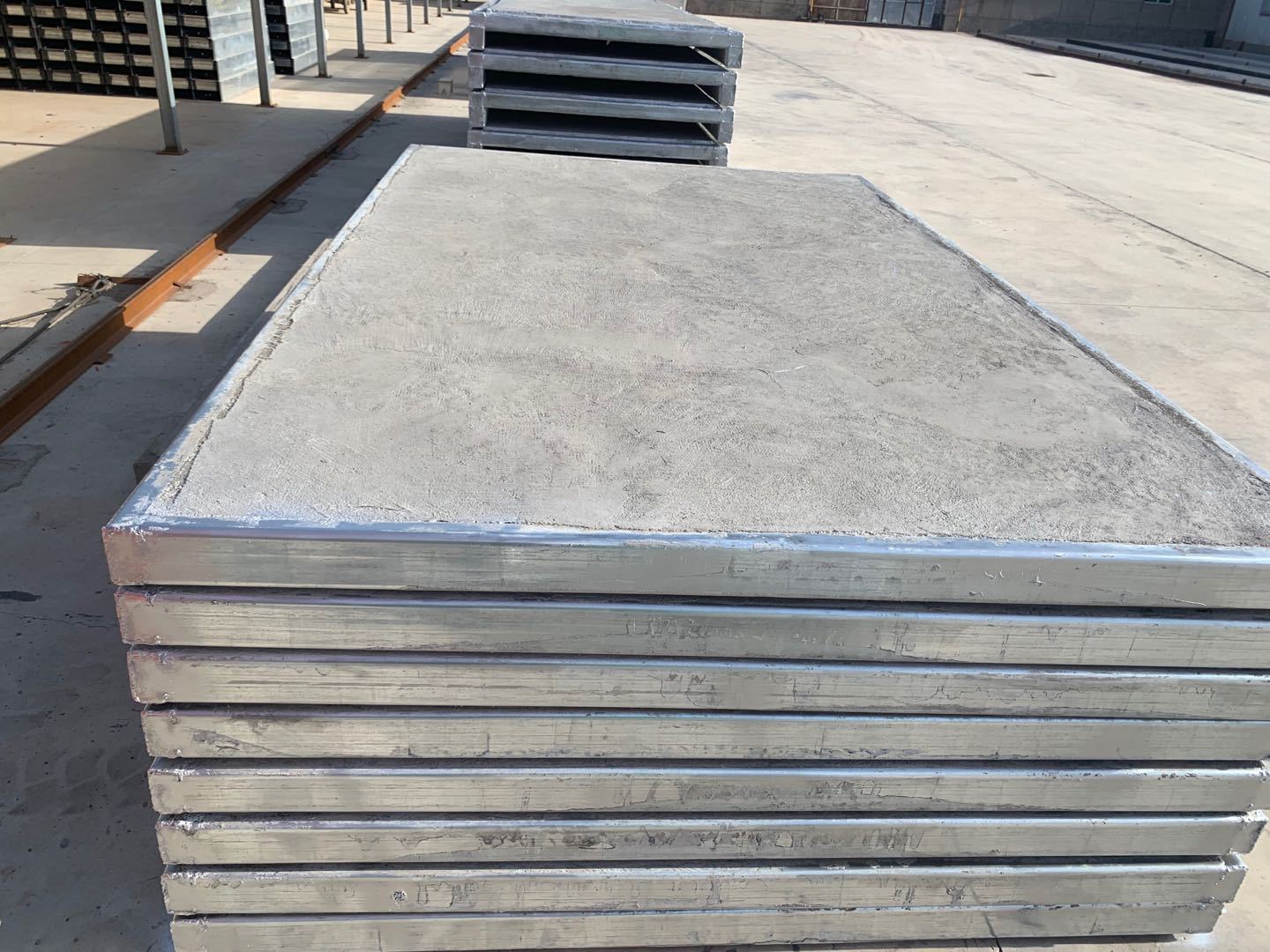 厂家定制 钢骨架轻型网架板 钢骨架膨石轻型板