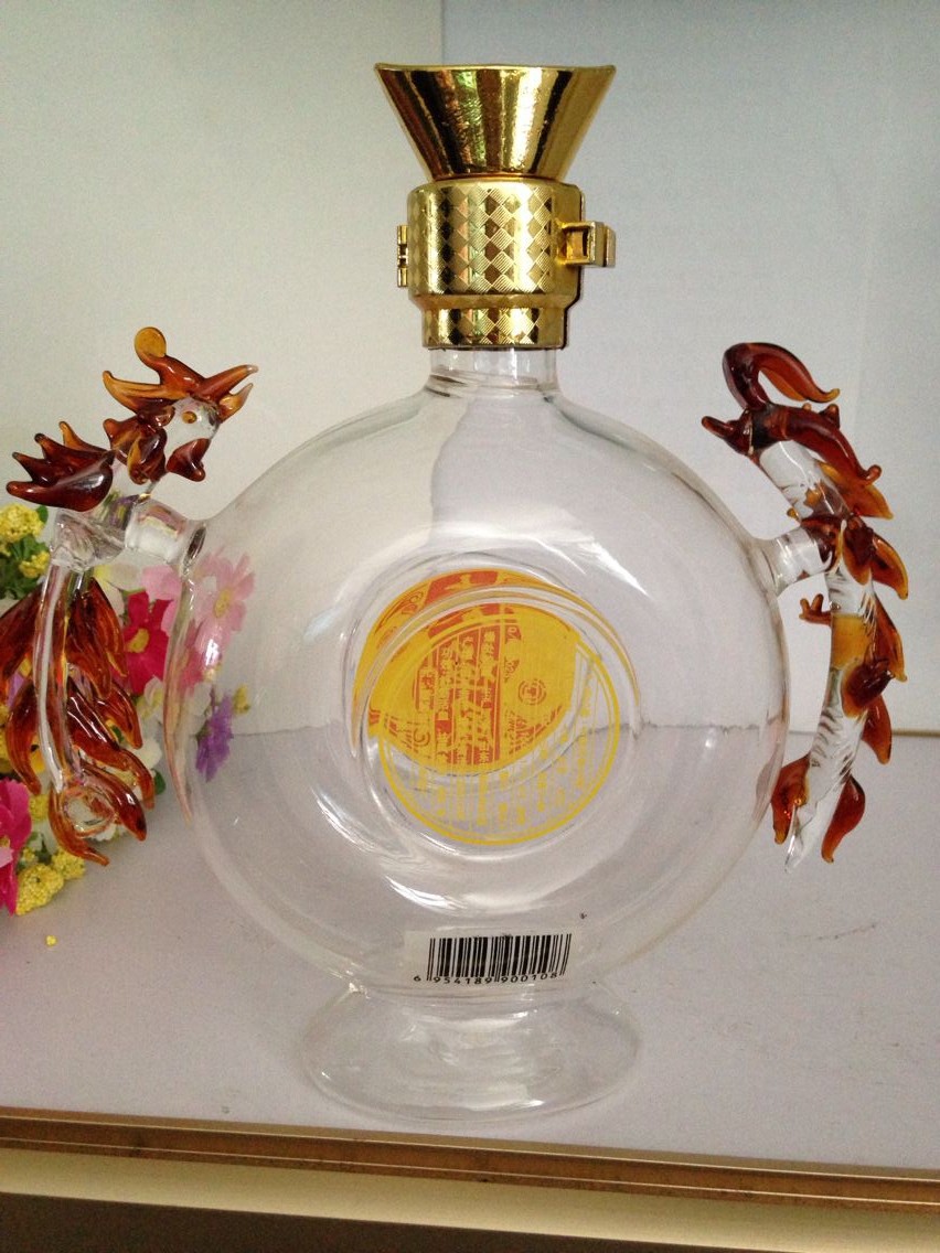500ml龙凤形洋酒瓶工艺玻璃酒瓶礼品包装瓶雕龙画凤玻璃摆件