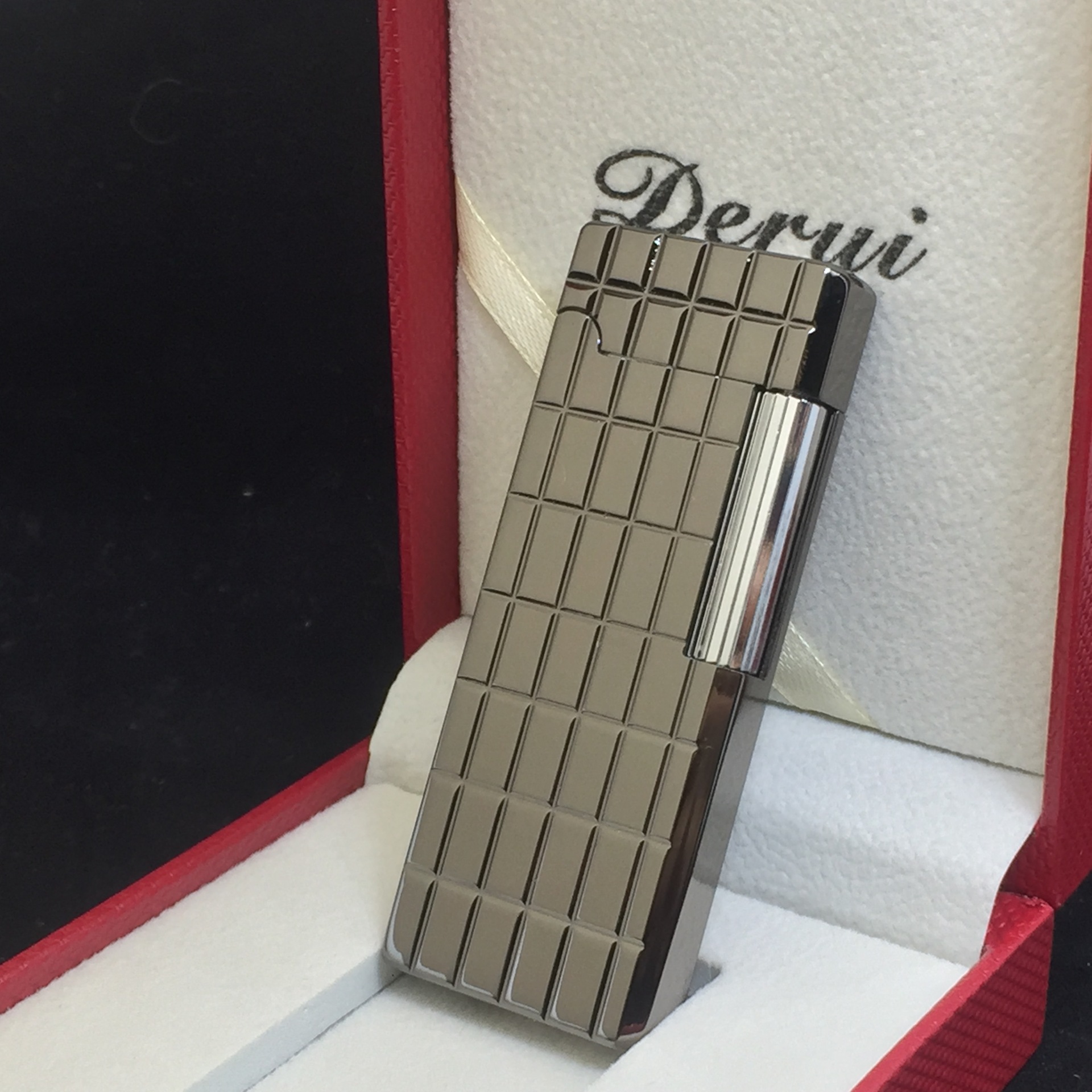 礼盒装德瑞6104黑镍格子搓轮打火机复古砂轮火石充气打火机