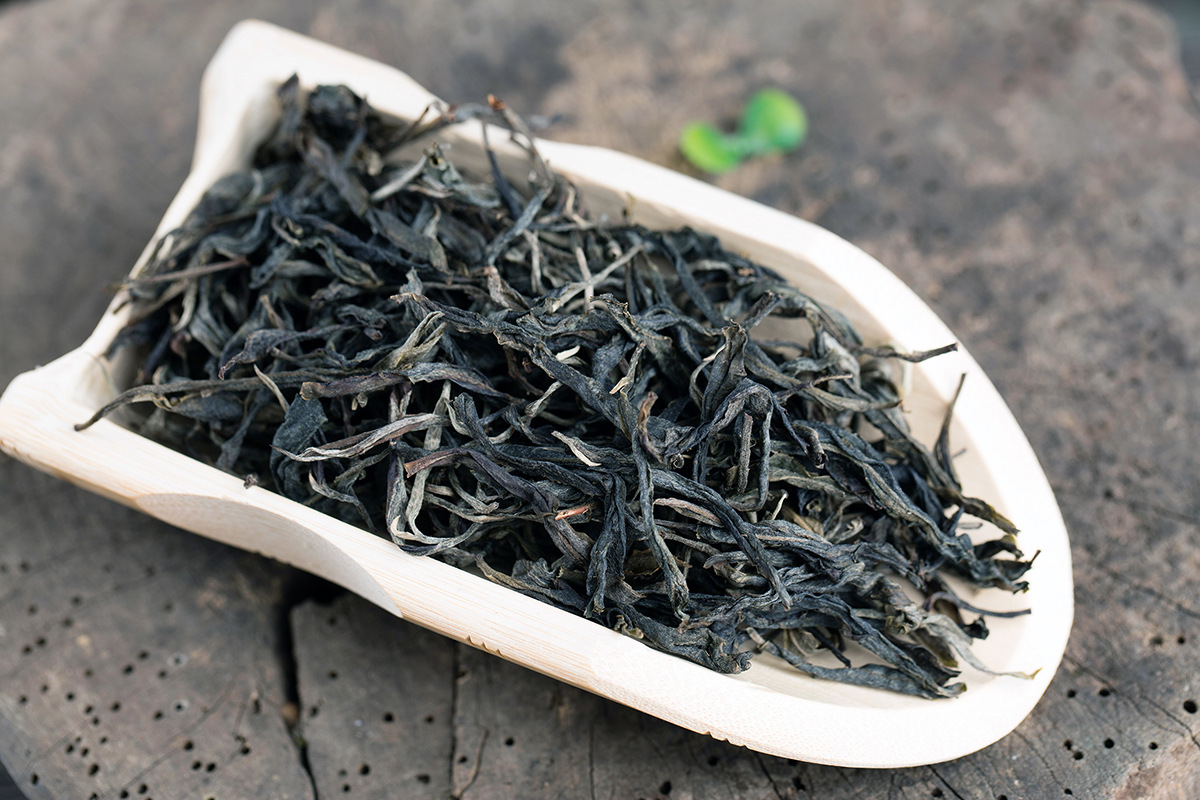 批发 厚朴茗茶 云南普洱茶 2016头春古树纯料生茶大雪山500g 散茶