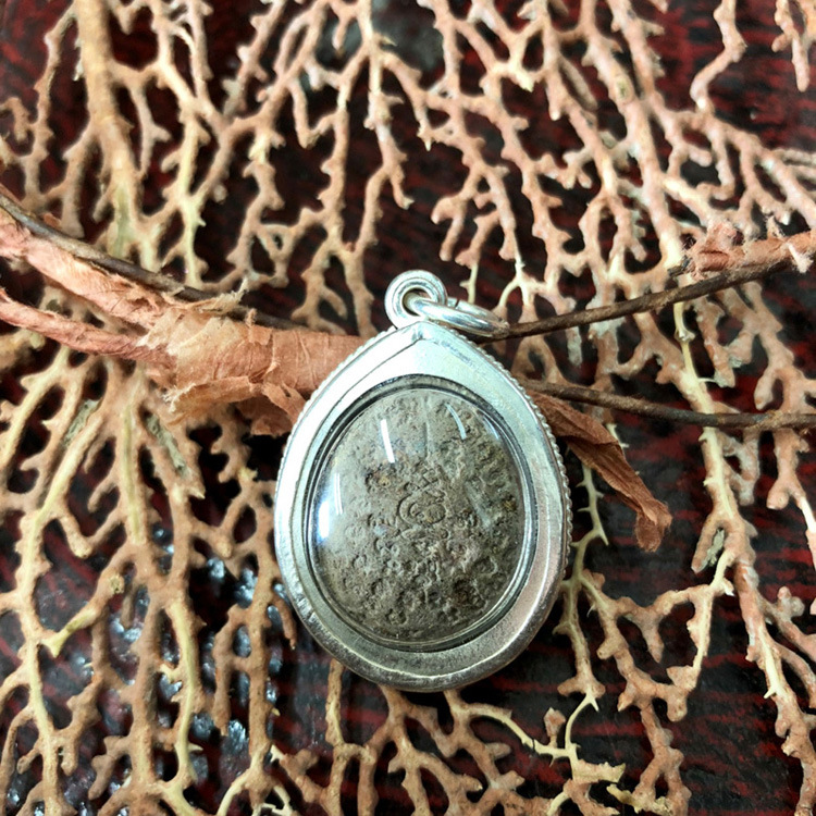 舍玛商贸2553龙婆坤大师金塔固88大发掩面s模带壳卡包邮泰国佛牌