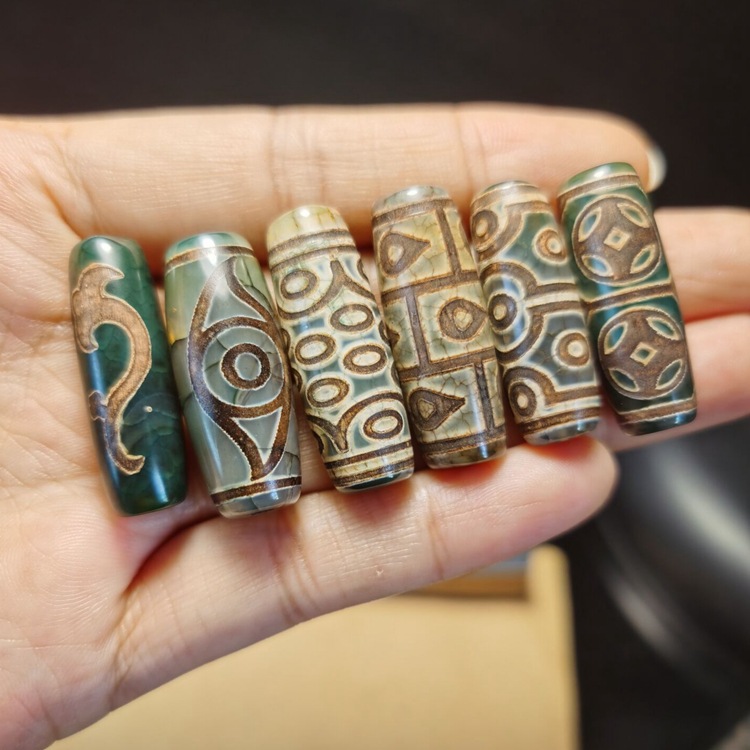 Tibet Antique Dragon Scale Texture Emerald Green Dzi Bead Pendant Old Agate Distressed Leash Pendant Diy Accessories Wholesale