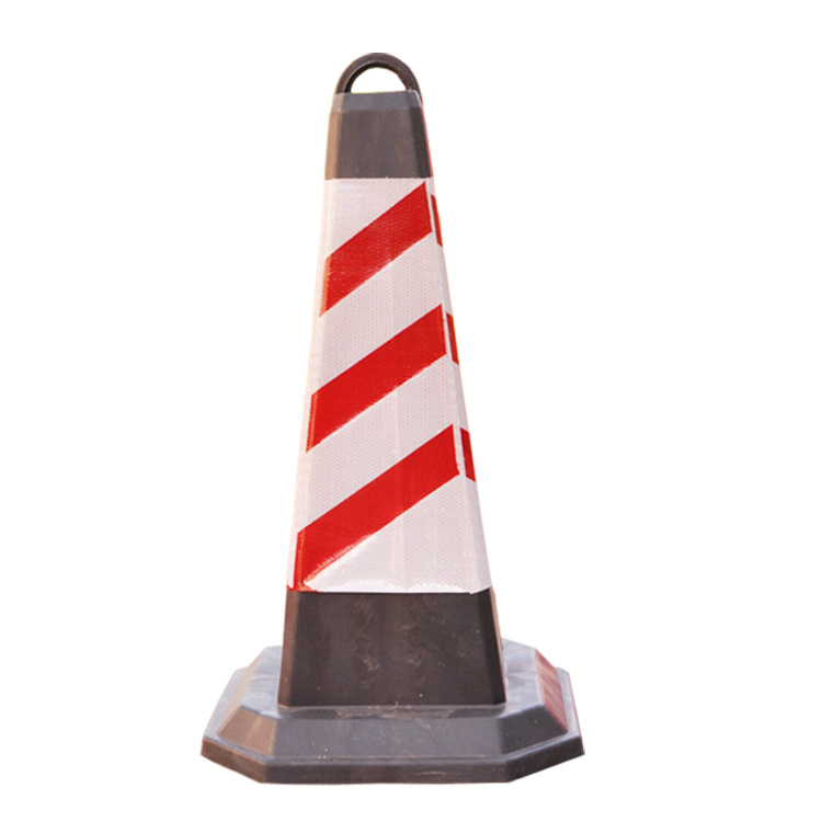 厂家直销70路锥塑料方形路锥雪糕桶禁止停车交通设施安全警示方锥