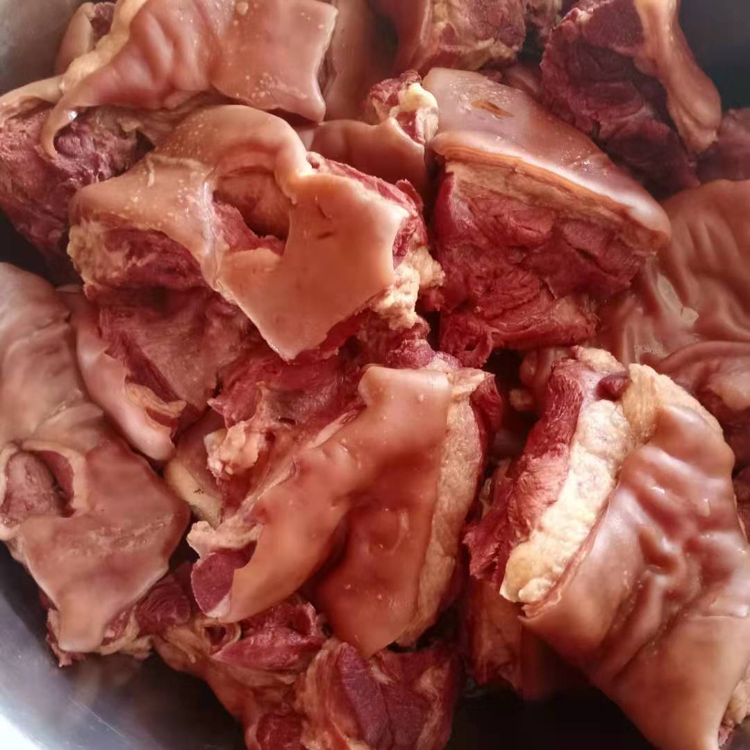 厂家直销现杀鲜带皮去皮五香熟马肉