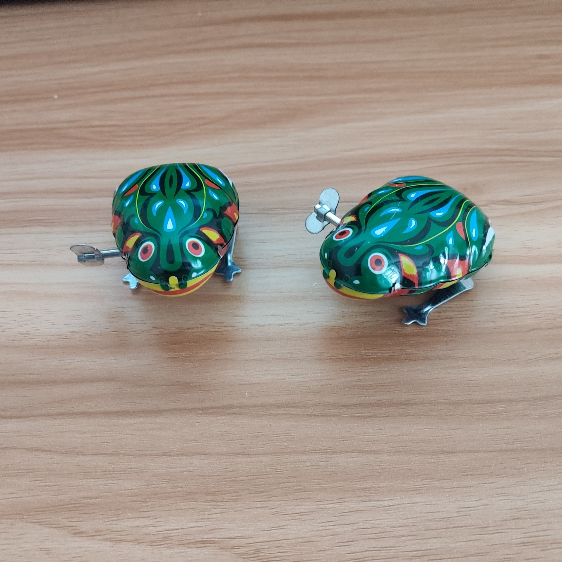 会跳的铁皮青蛙发条儿童玩具跳跳蛙80后经典怀旧弹跳大号热卖青蛙