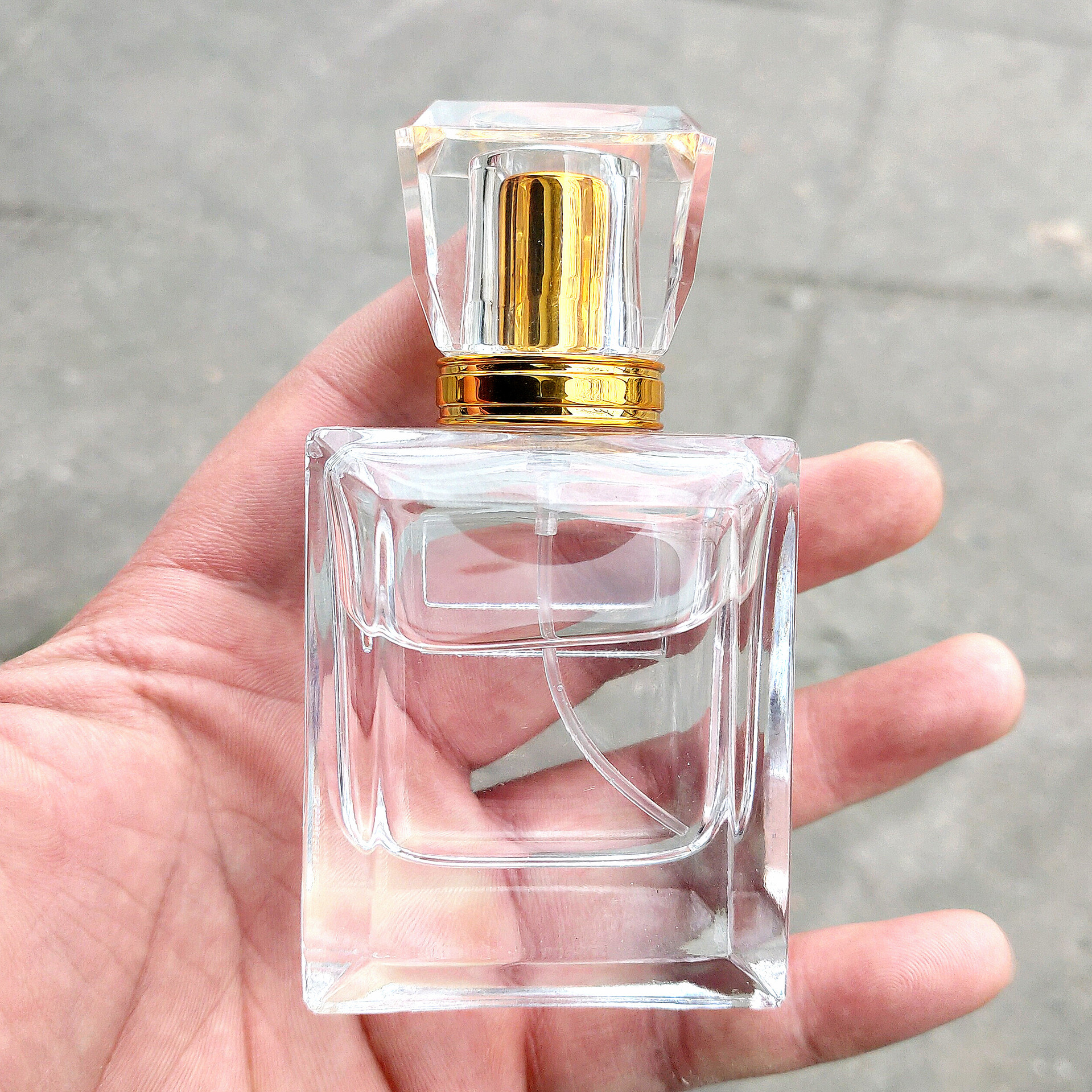 50ml扁方形玻璃香水瓶晶白料玻璃卡口厚底多面喷雾香水瓶现货