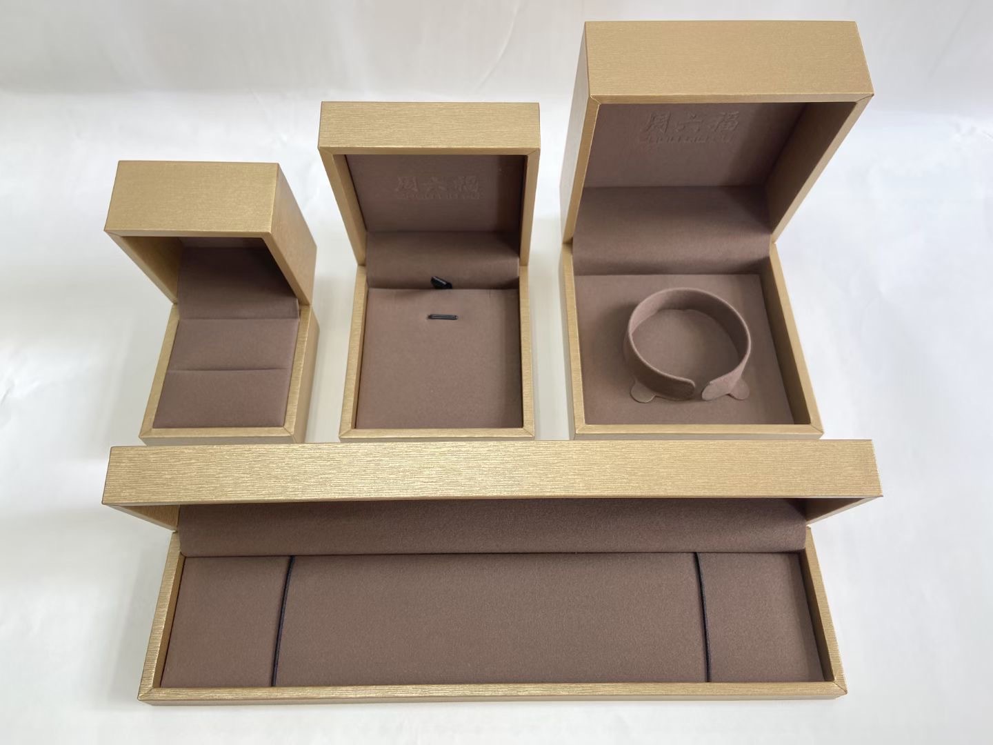 新款周六福首饰盒胶盒 开业金店珠宝戒指吊坠手镯项链盒 定制logo