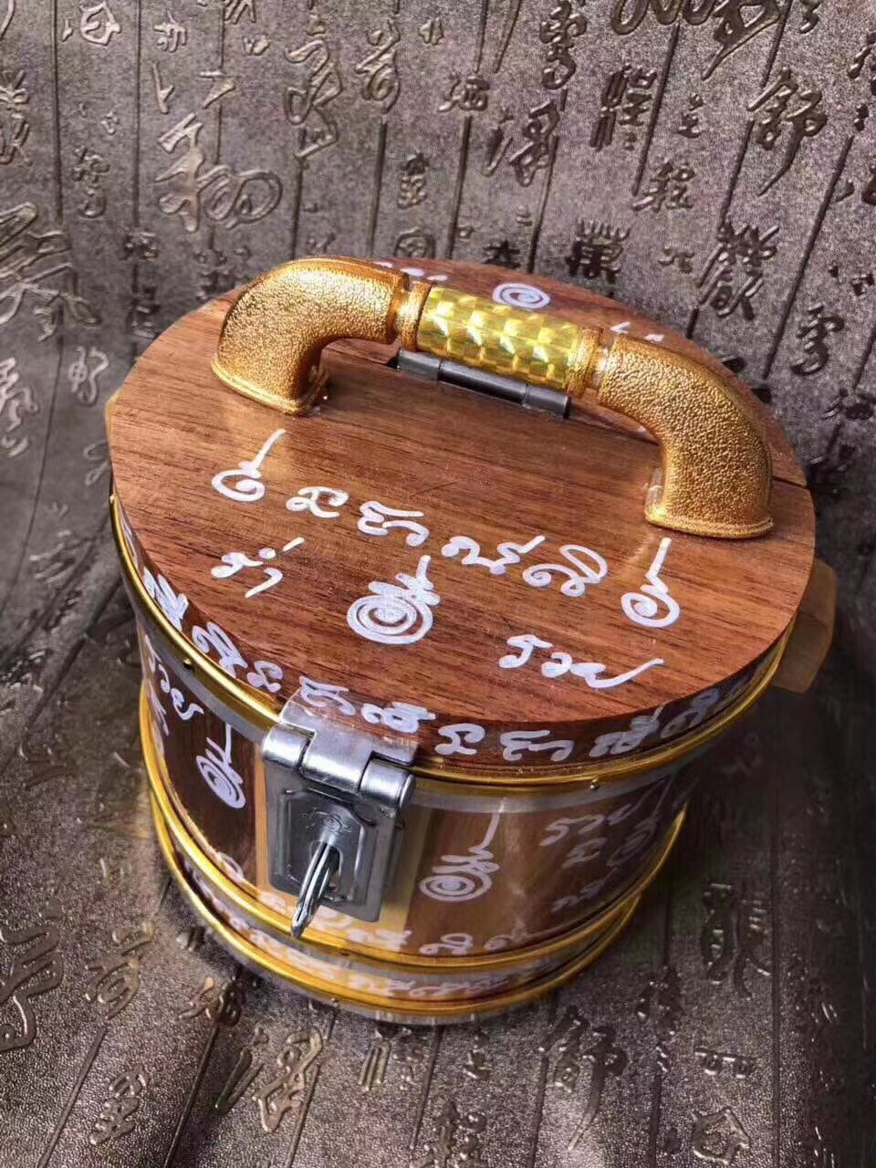 泰国佛牌真品 阿赞白矿 财运木桶 周恶天神拉胡 师傅亲手雕刻画经