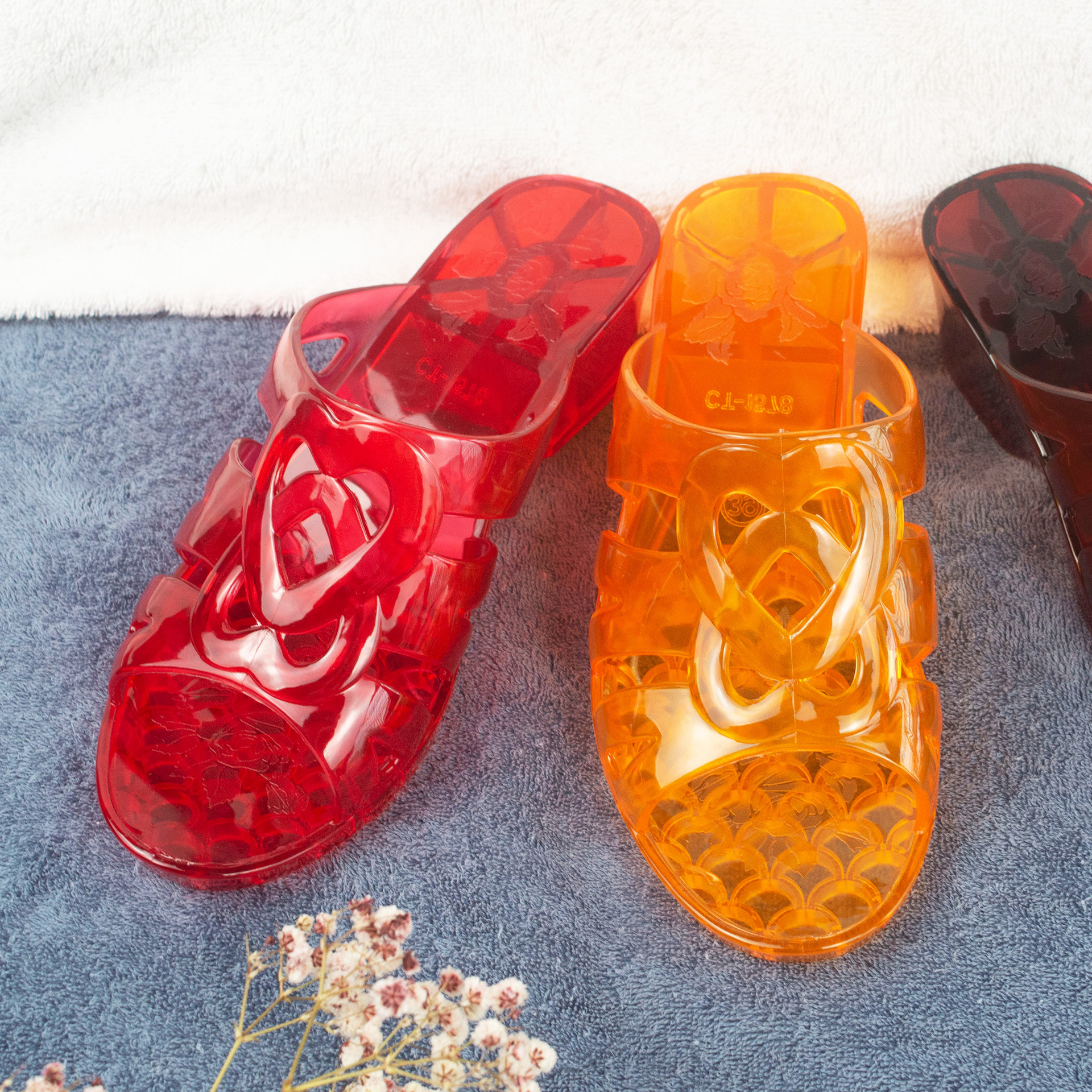 水晶中跟拖鞋女夏季果冻透明水晶材质一字拖鞋厚底室内外穿女拖