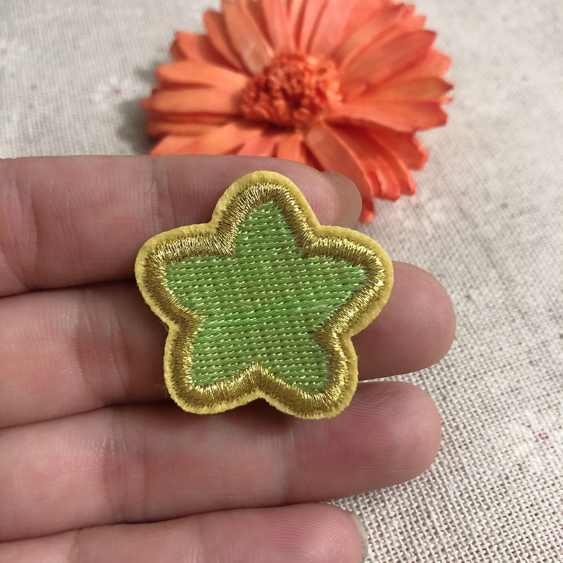 新品 可爱卡通满绣五角星多色组合 儿童衣服补丁装饰diy电脑刺绣