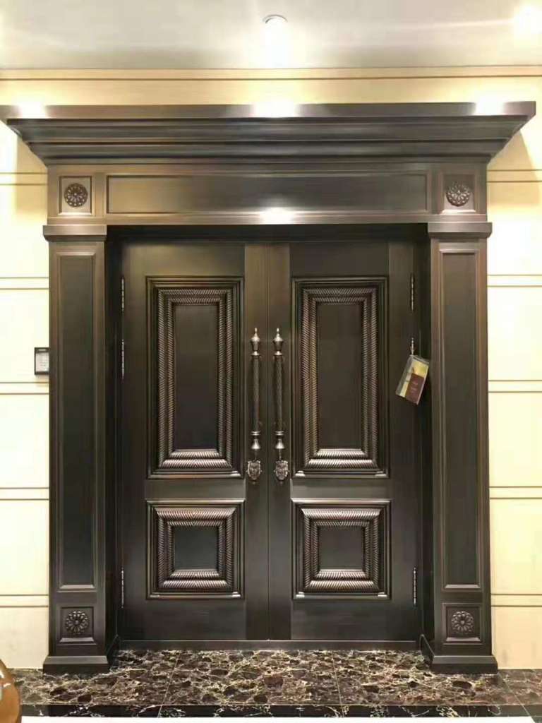 美科铜门有限公司是一家专注制造铜铝制产品的企业,有现代