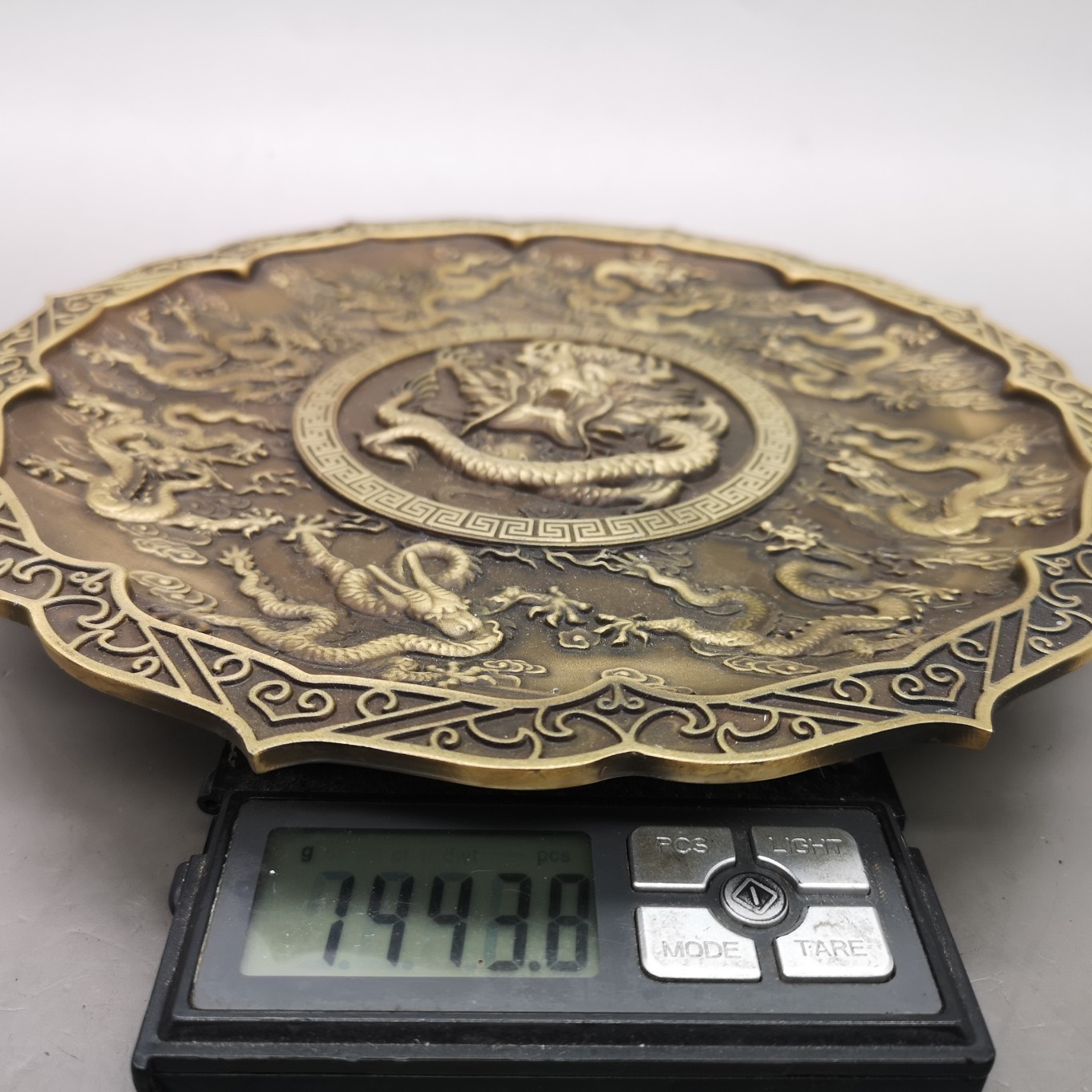 黄铜九龙供盘批发古玩做旧龙盘子铜盘水果盘佛具供碟九龙盘九龙壁