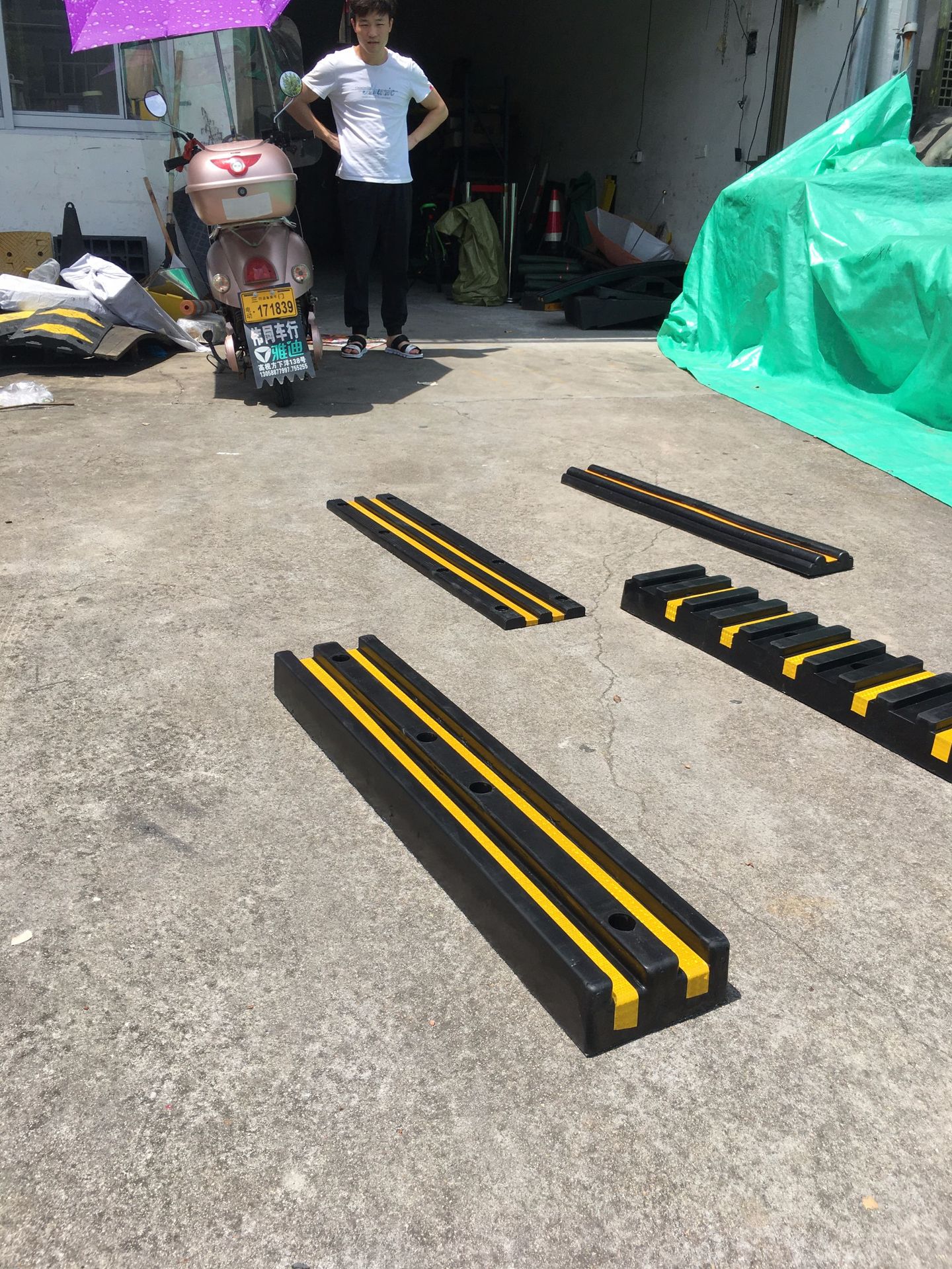 批发橡胶防撞条轮船码头卸货平台防撞护舷物流仓库专用橡胶护舷