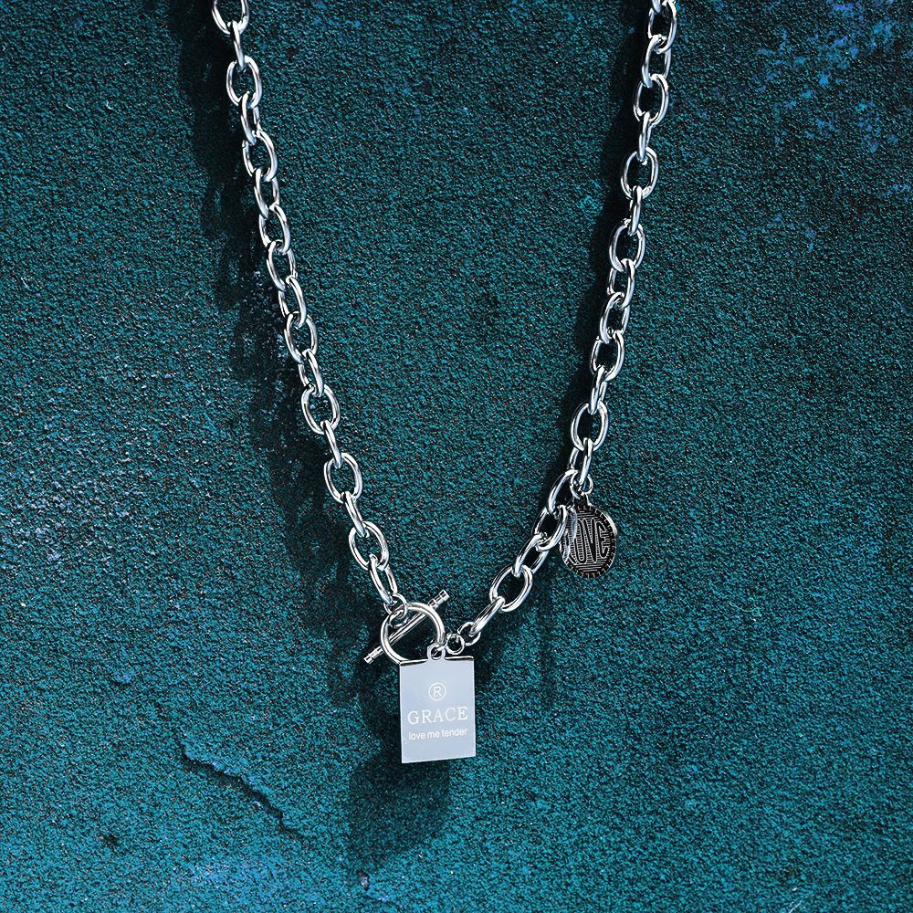 冷淡风嘻哈挂牌项链女潮网红ins酷钛钢锁骨链简约个性吊坠不褪色