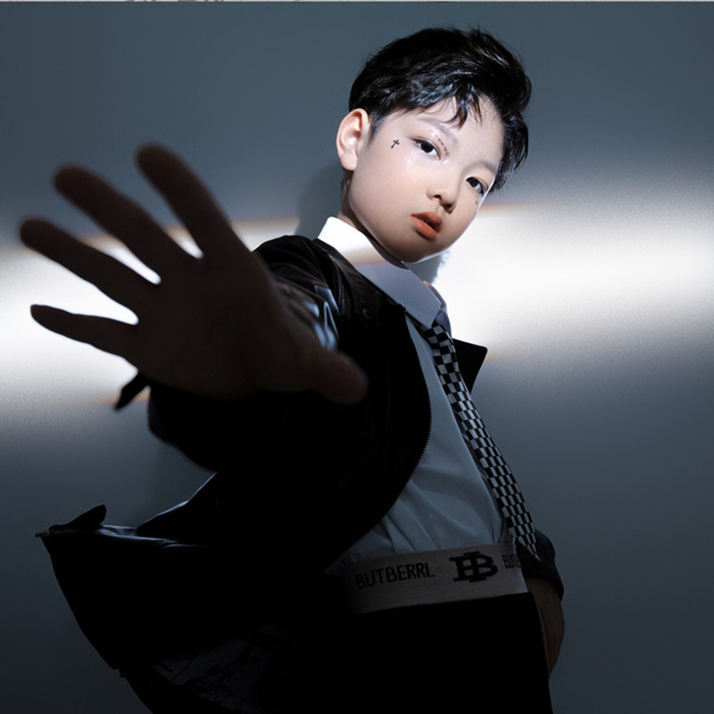 影楼潮童摄影服装新款男孩个性写真主题艺术照服饰儿童走秀造型服