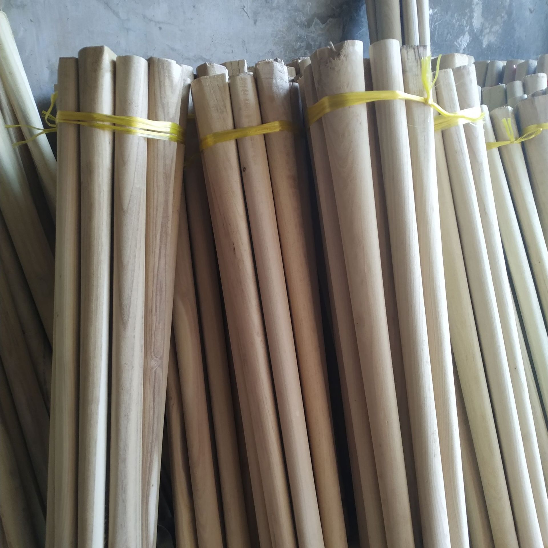 洋槐锹把方头槐木把圆头镐把锄头柄羊角把洋稿把锨把刺槐把锄头把