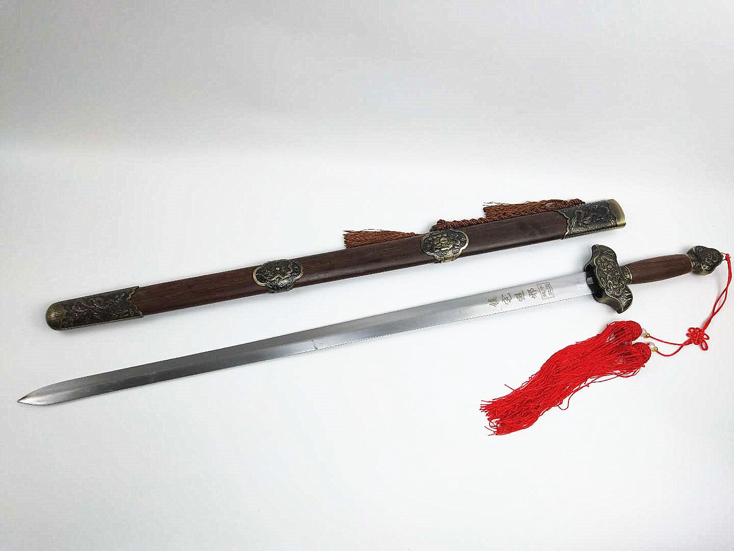 现货供应龙泉宝剑 镇宅装饰辟邪剑 鸡翅木碳钢双龙剑 未开刃