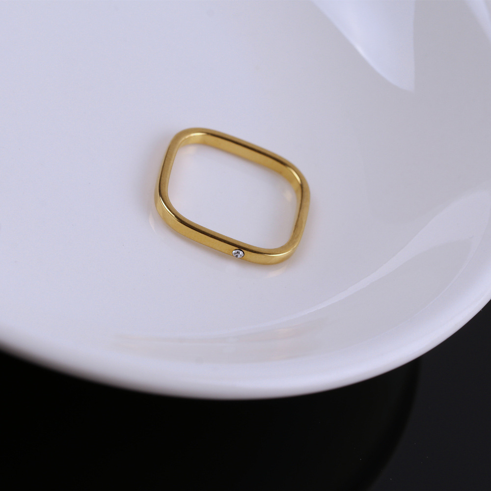 方形戒指钛钢素圈女周家小方戒 不掉色抖音小红书同款18k指环个性