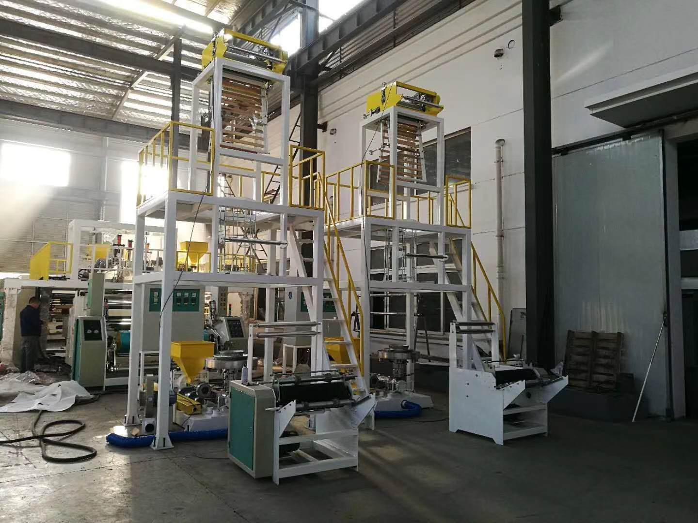 厂家供应生物降解吹膜机pla生物降解吹膜机塑料袋吹膜机