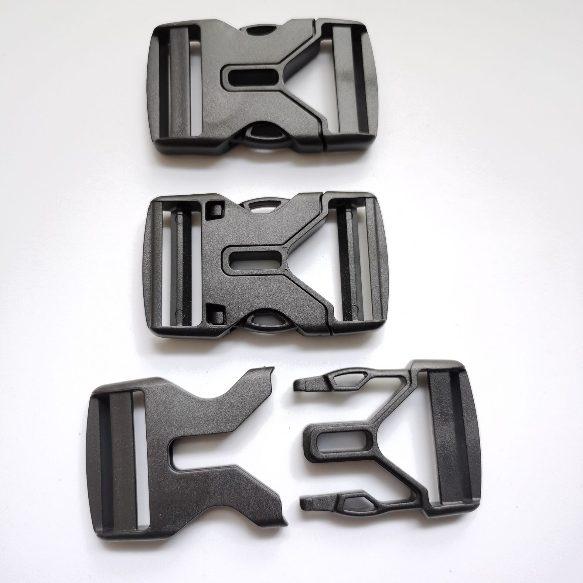 供应方角塑料插扣 书包扣 款式多样 价格合理 拉力45-60kg pom