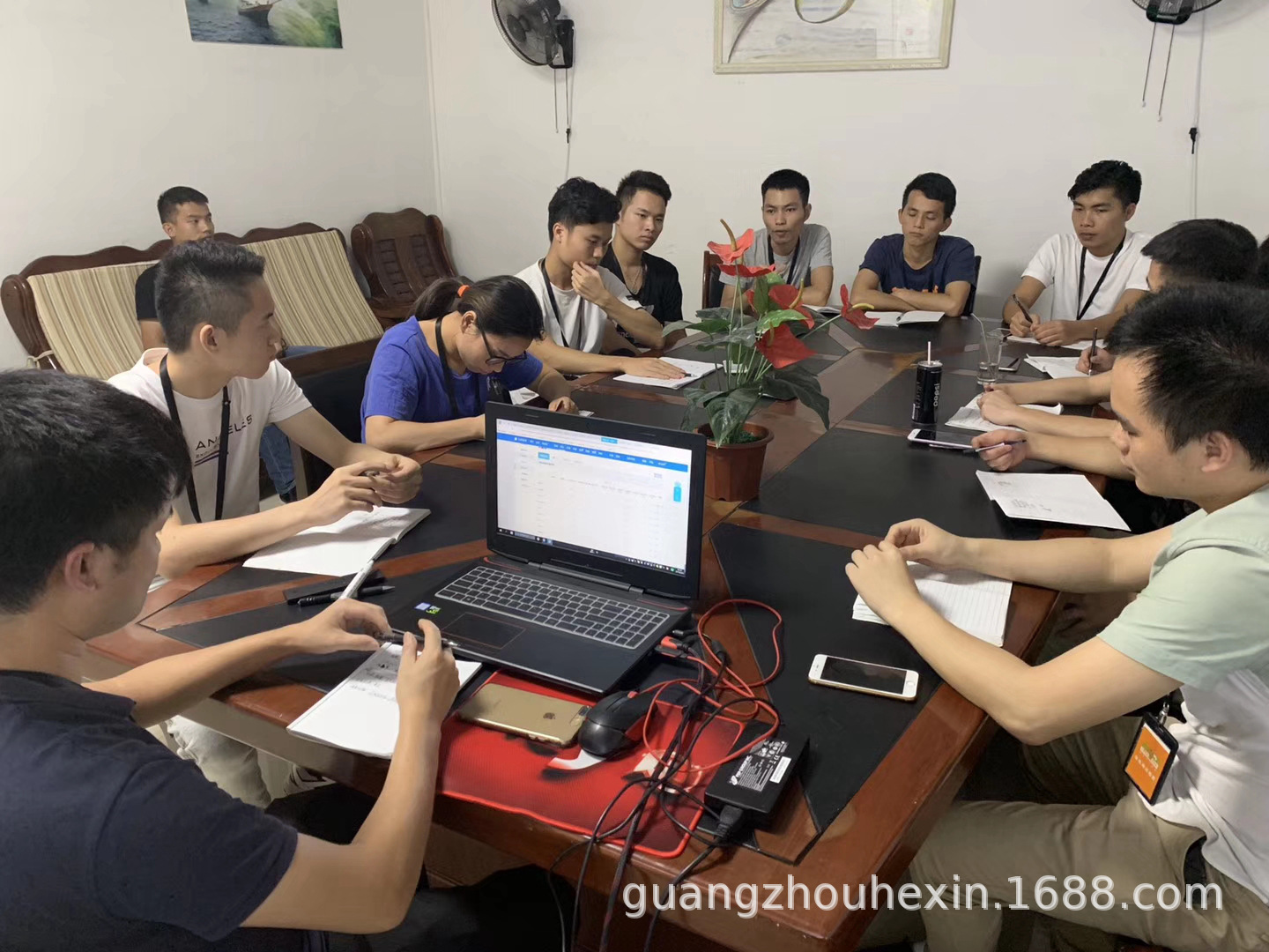 广州市和信服装有限公司